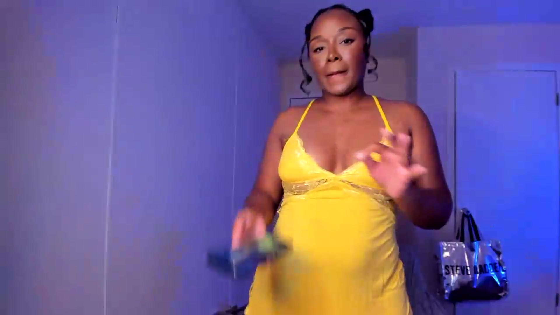 Gallery image thumbnail from Soraya__'s myfreecams stream on, 09/02/2026, 17:43 image 5 of 20