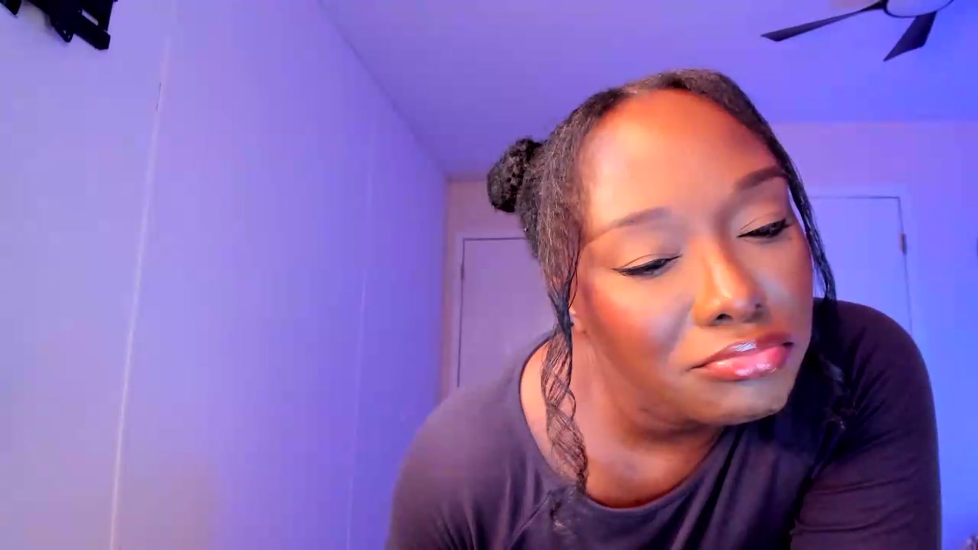 Gallery image thumbnail from Soraya__'s myfreecams stream on, 09/03/2026, 18:24 image 6 of 20