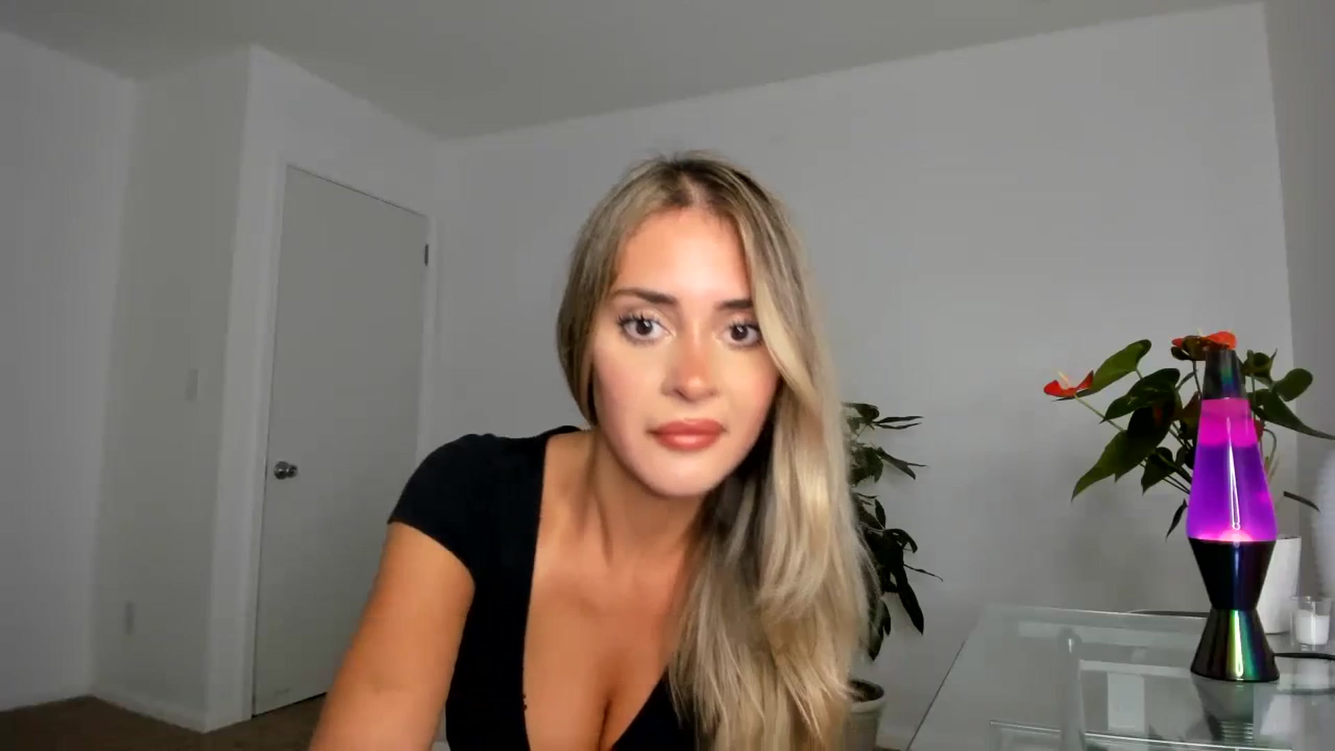 Gallery image thumbnail from SororityGirly's myfreecams stream on, 07/25/2023, 01:05 image 3 of 20