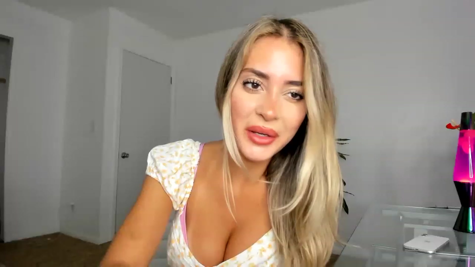 Gallery image thumbnail from SororityGirly's myfreecams stream on, 07/26/2023, 03:04 image 3 of 20