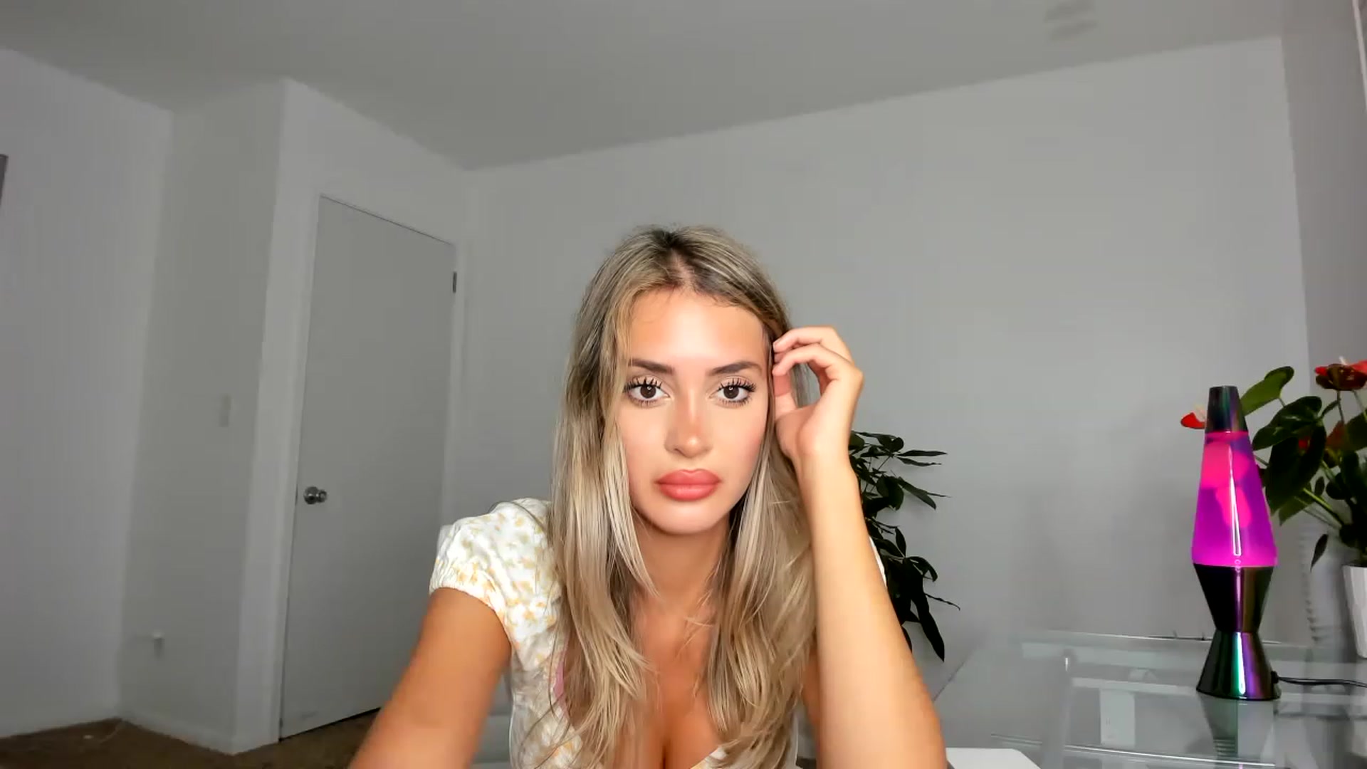 Gallery image thumbnail from SororityGirly's myfreecams stream on, 07/26/2023, 03:04 image 8 of 20