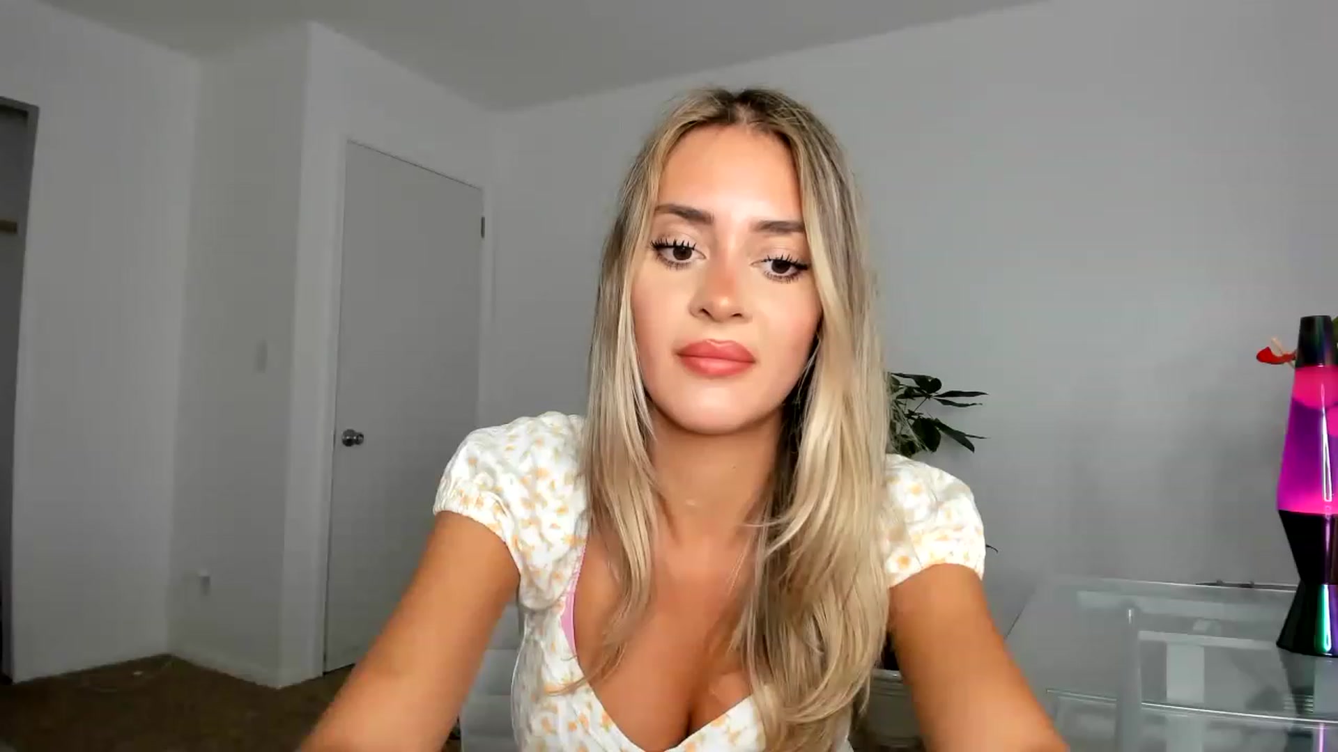 Gallery image thumbnail from SororityGirly's myfreecams stream on, 07/26/2023, 03:04 image 6 of 20