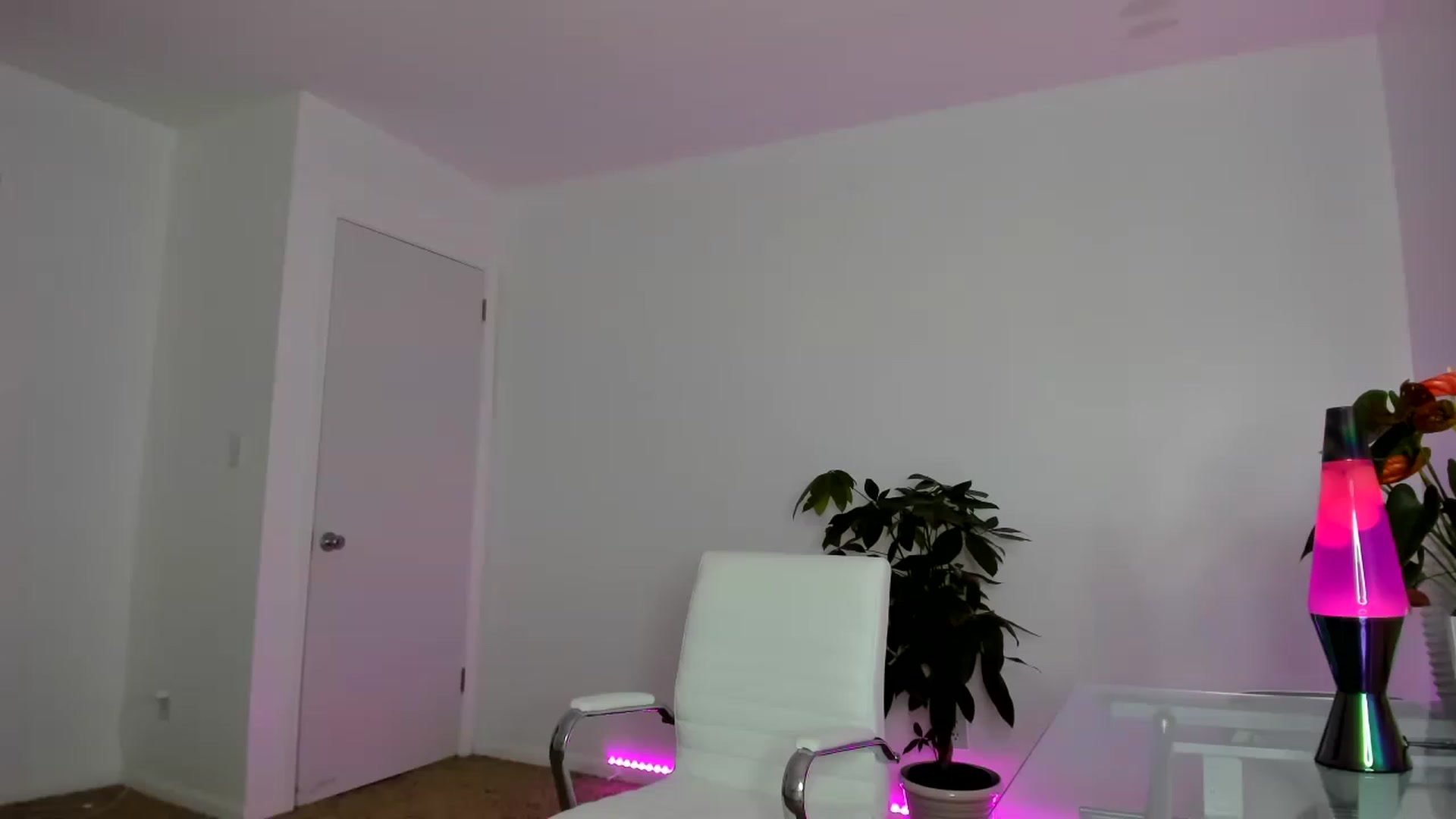 Gallery image thumbnail from SororityGirly's myfreecams stream on, 08/04/2023, 24:29 image 1 of 20