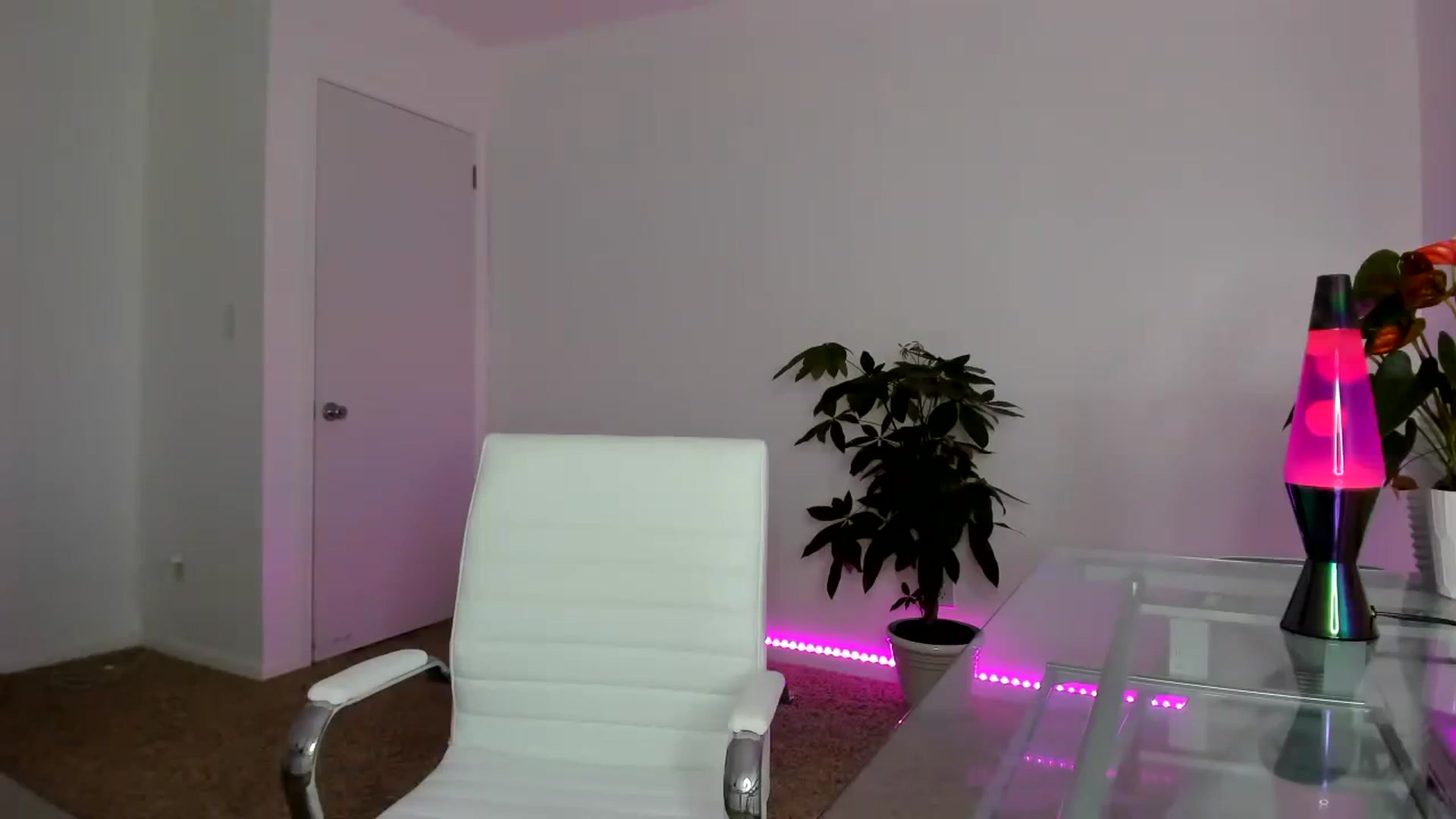 Gallery image thumbnail from SororityGirly's myfreecams stream on, 08/06/2023, 23:45 image 18 of 20