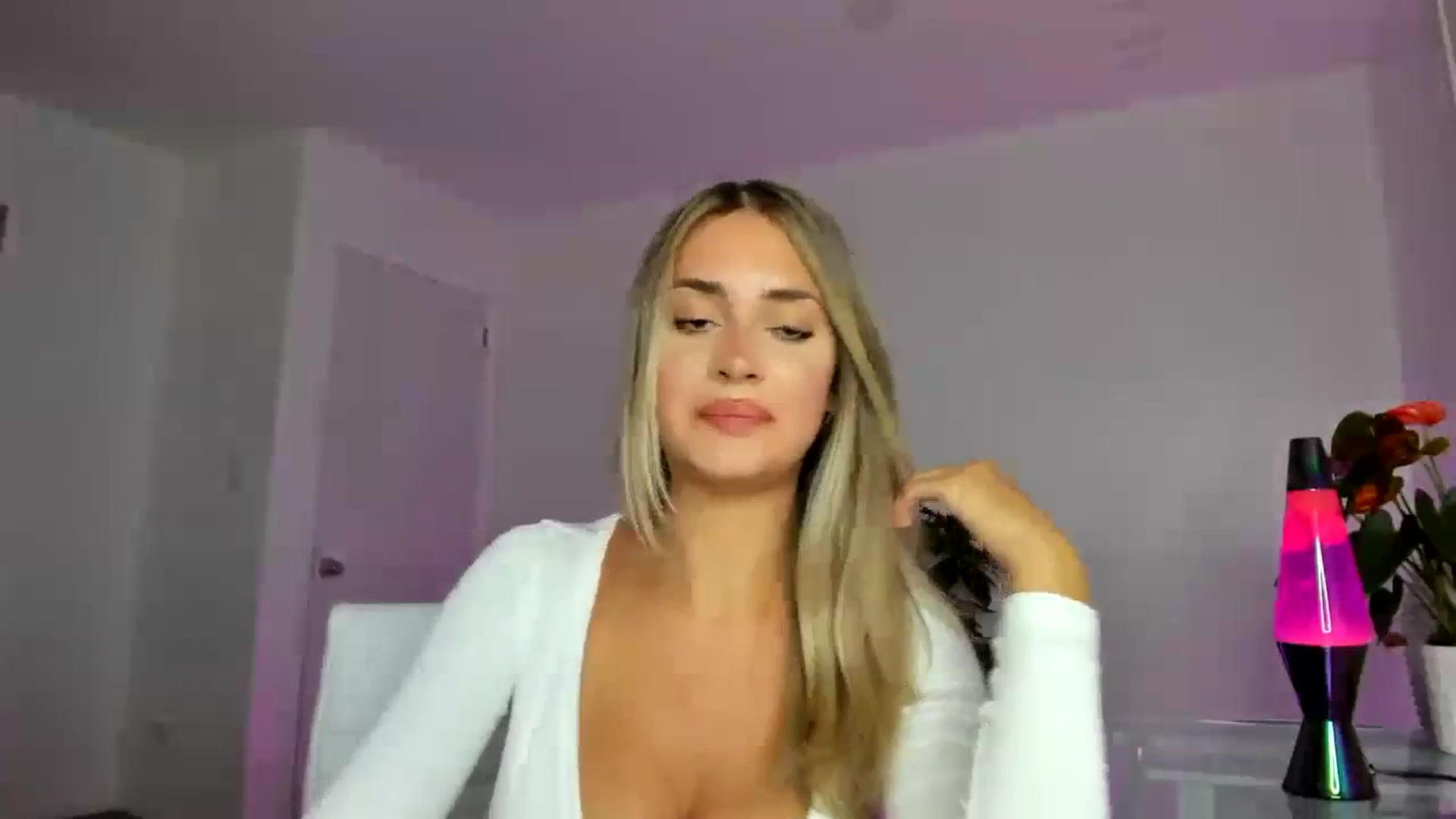 Gallery image thumbnail from SororityGirly's myfreecams stream on, 08/06/2023, 23:45 image 15 of 20