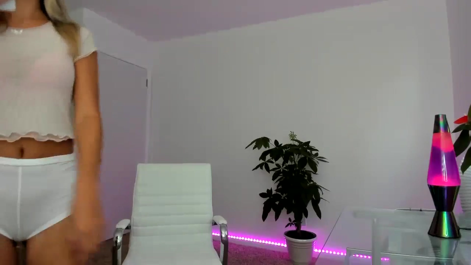 Gallery image thumbnail from SororityGirly's myfreecams stream on, 08/08/2023, 21:17 image 14 of 20