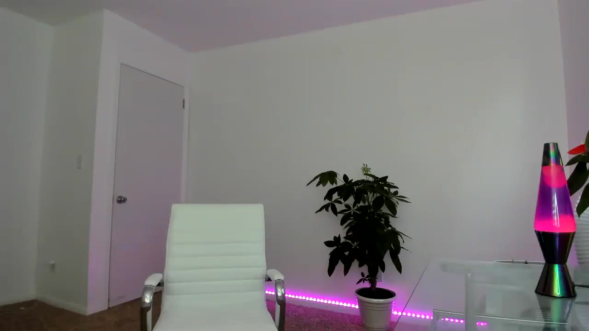 Gallery image thumbnail from SororityGirly's myfreecams stream on, 08/08/2023, 21:17 image 13 of 20