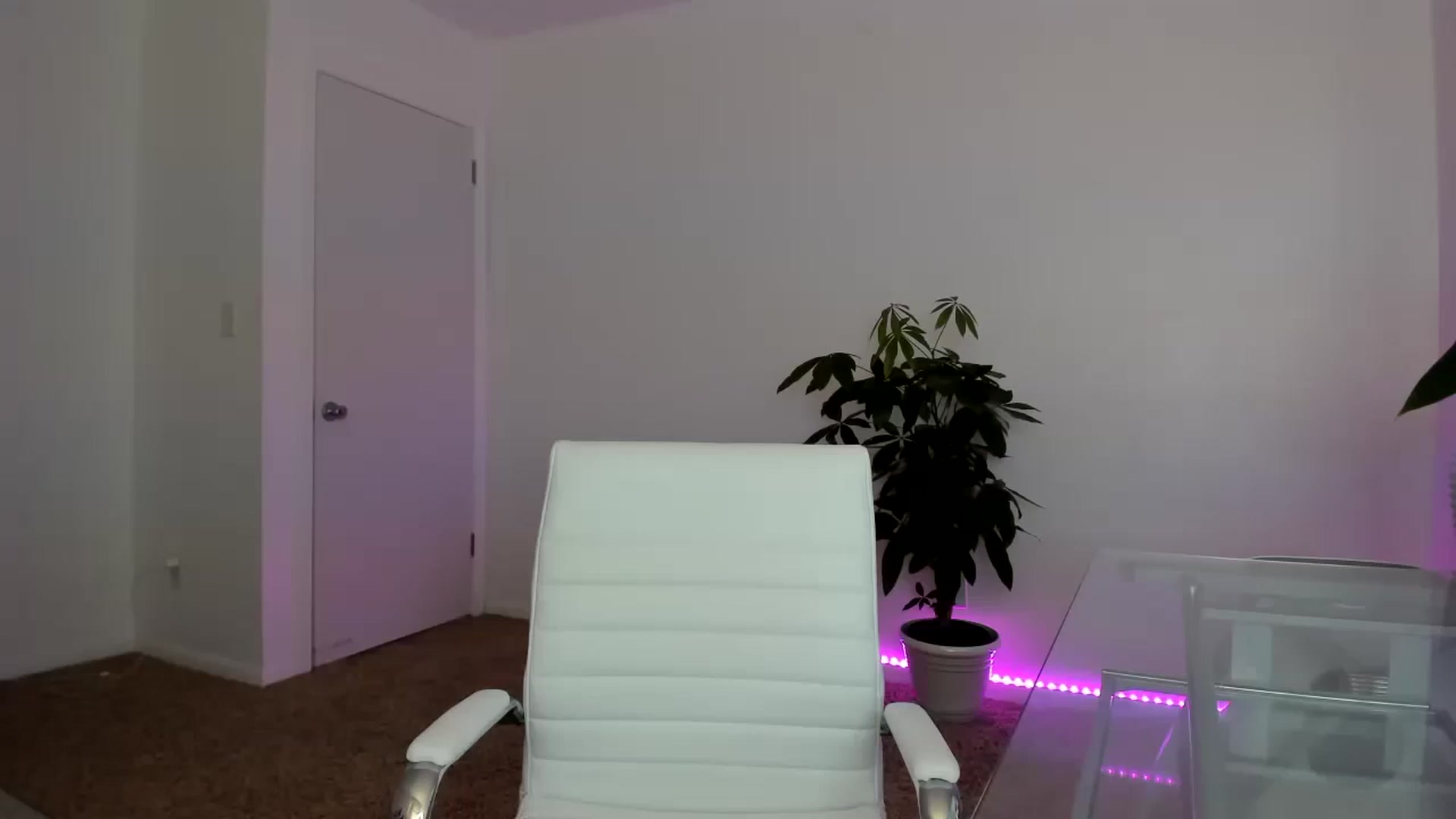 Gallery image thumbnail from SororityGirly's myfreecams stream on, 08/17/2023, 24:03 image 10 of 20