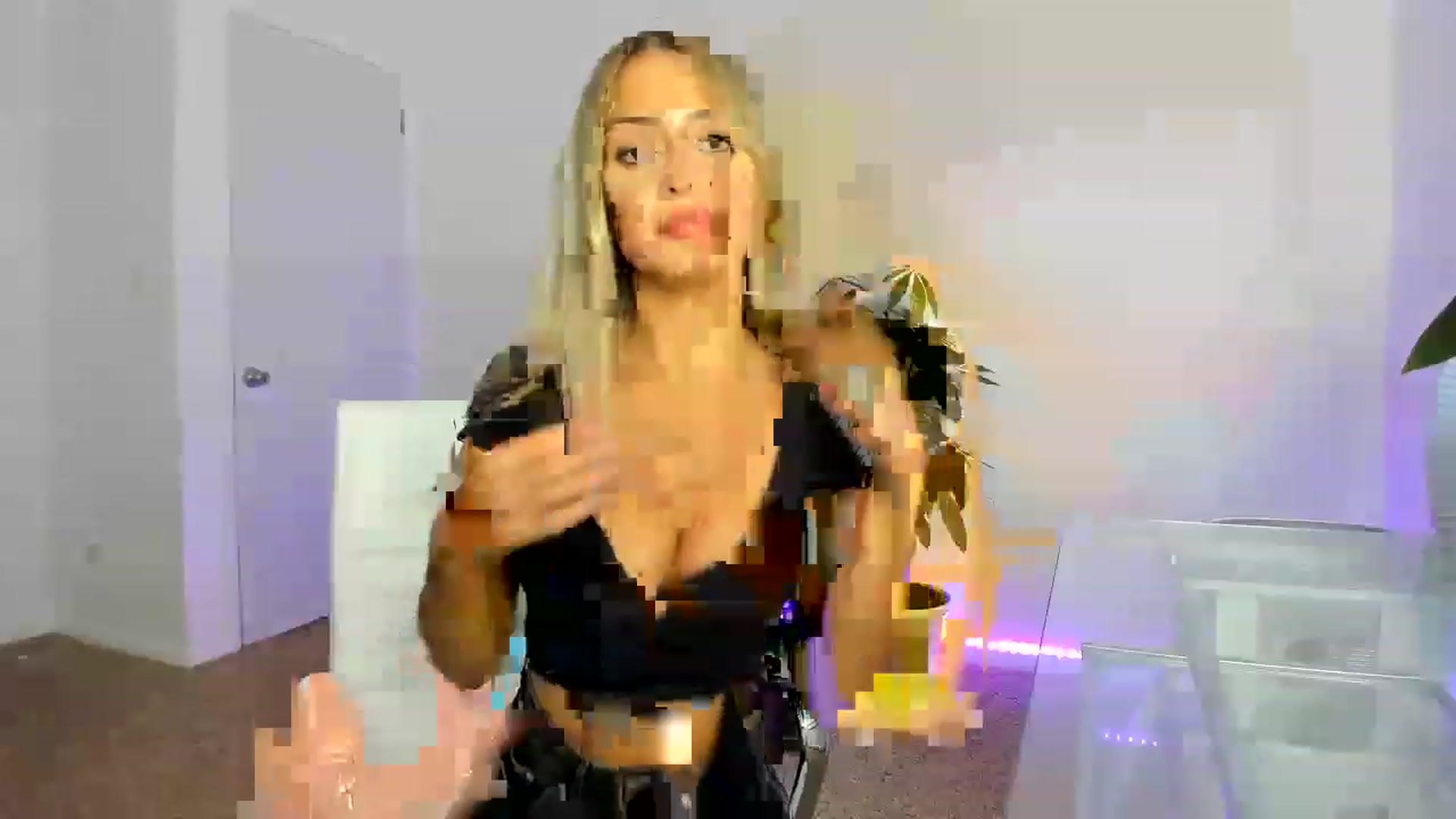 Gallery image thumbnail from SororityGirly's myfreecams stream on, 08/19/2023, 23:38 image 4 of 20