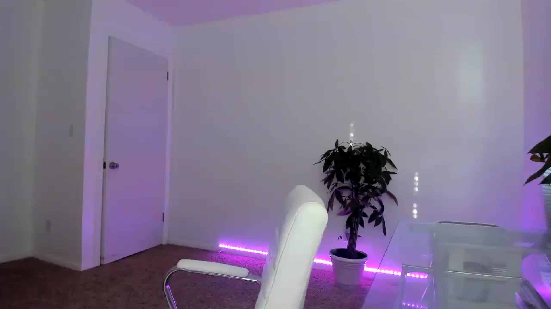 Gallery image thumbnail from SororityGirly's myfreecams stream on, 09/18/2023, 22:35 image 19 of 20