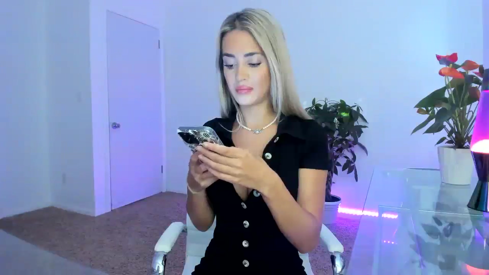 Gallery image thumbnail from SororityGirly's myfreecams stream on, 09/19/2023, 22:13 image 20 of 20
