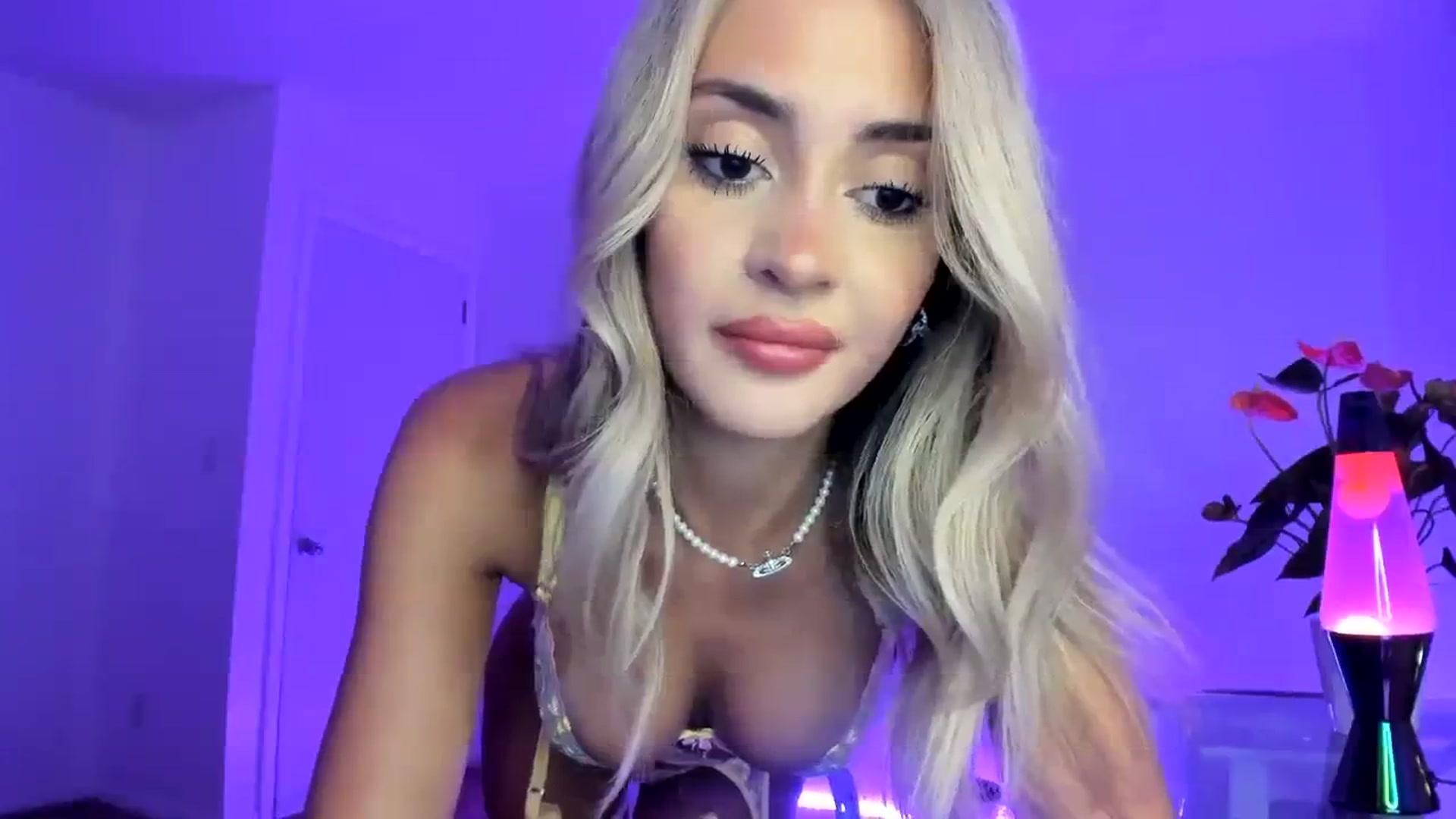 Gallery image thumbnail from SororityGirly's myfreecams stream on, 09/25/2023, 24:08 image 4 of 20