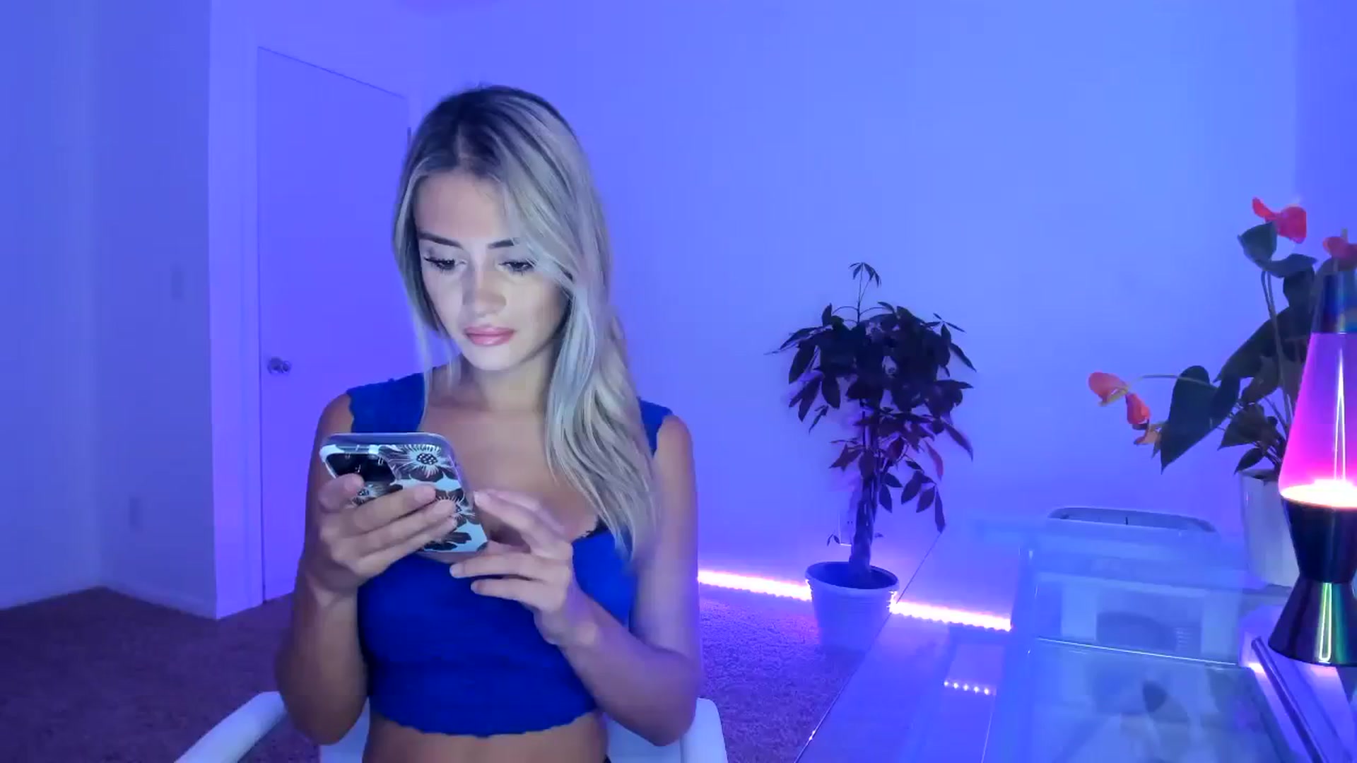 Gallery image thumbnail from SororityGirly's myfreecams stream on, 10/17/2023, 21:32 image 8 of 20