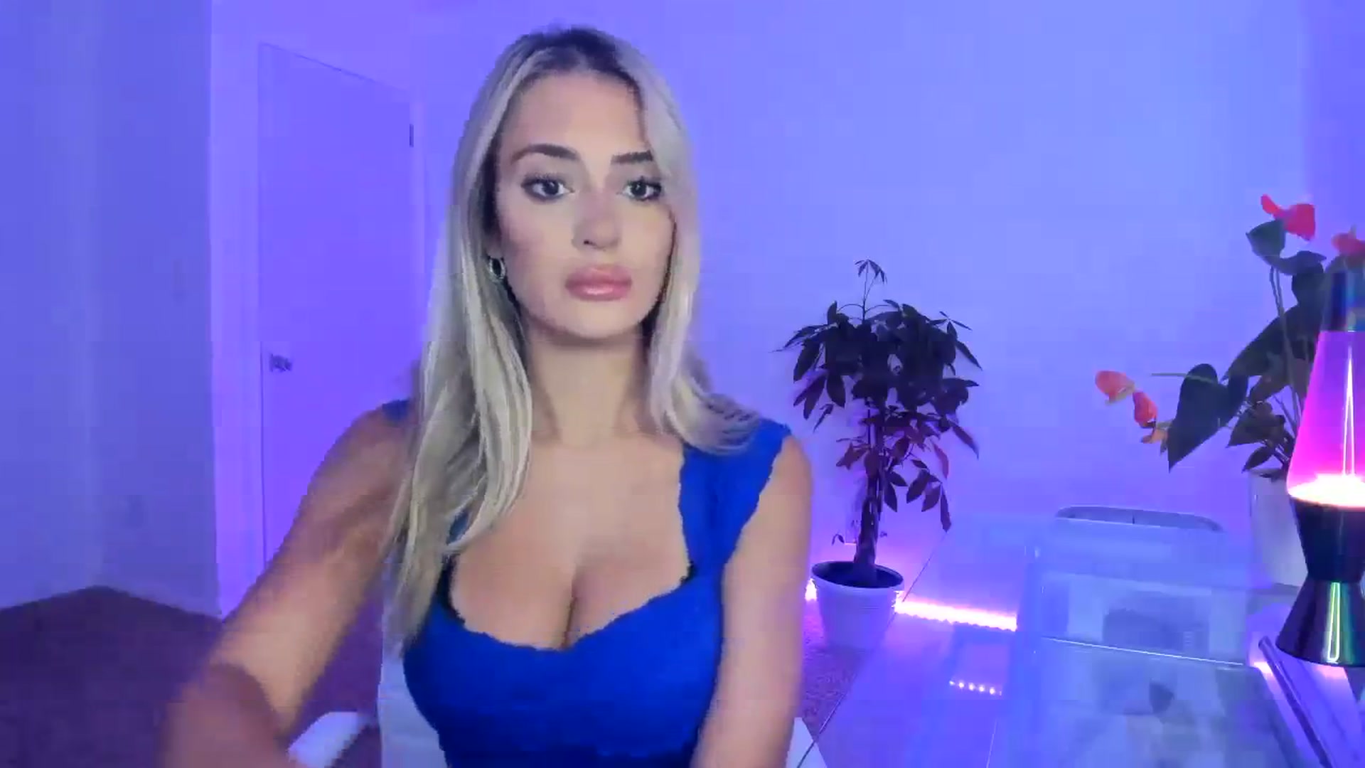 Gallery image thumbnail from SororityGirly's myfreecams stream on, 10/17/2023, 21:32 image 12 of 20