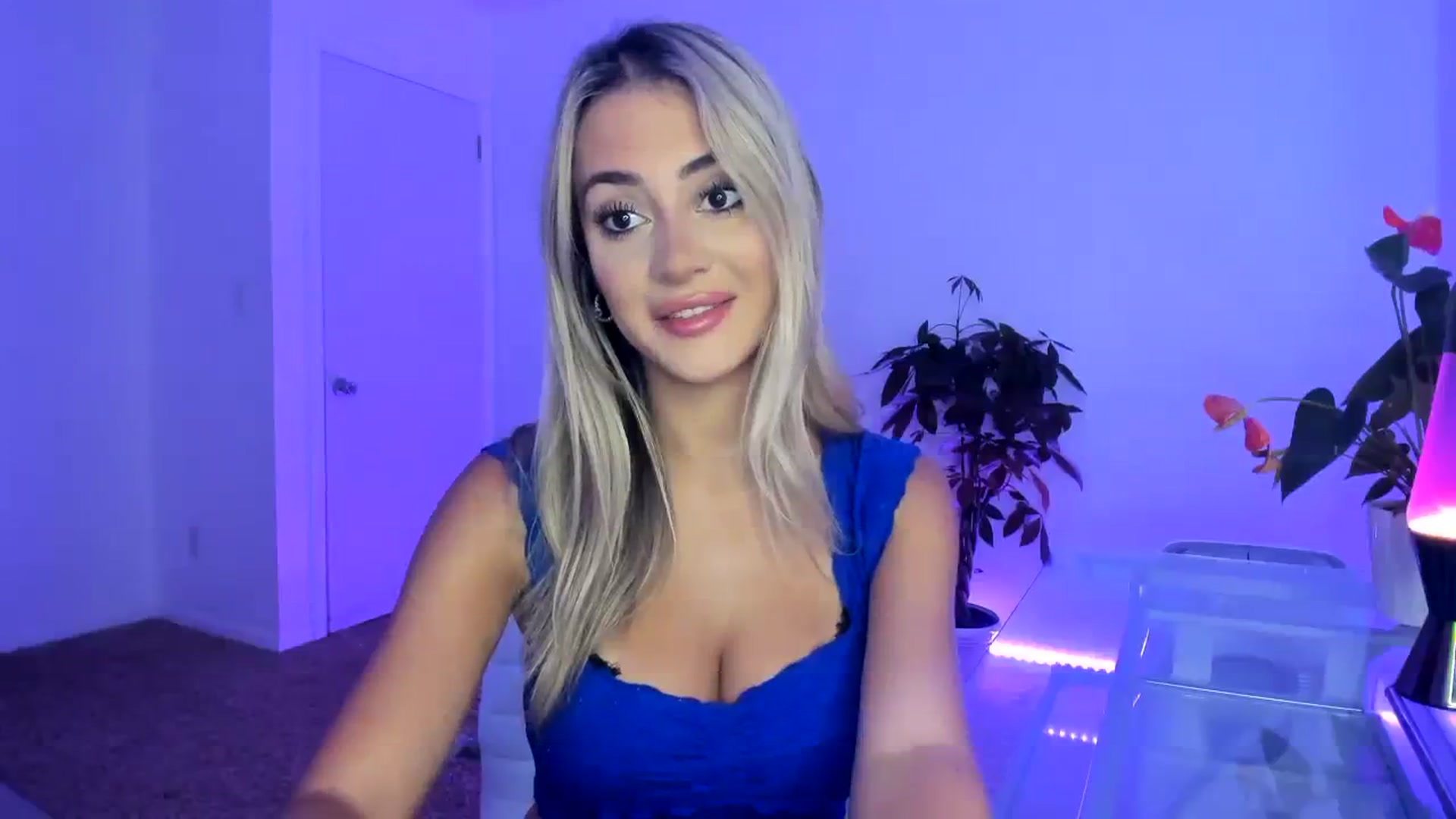 Gallery image thumbnail from SororityGirly's myfreecams stream on, 10/17/2023, 21:32 image 14 of 20