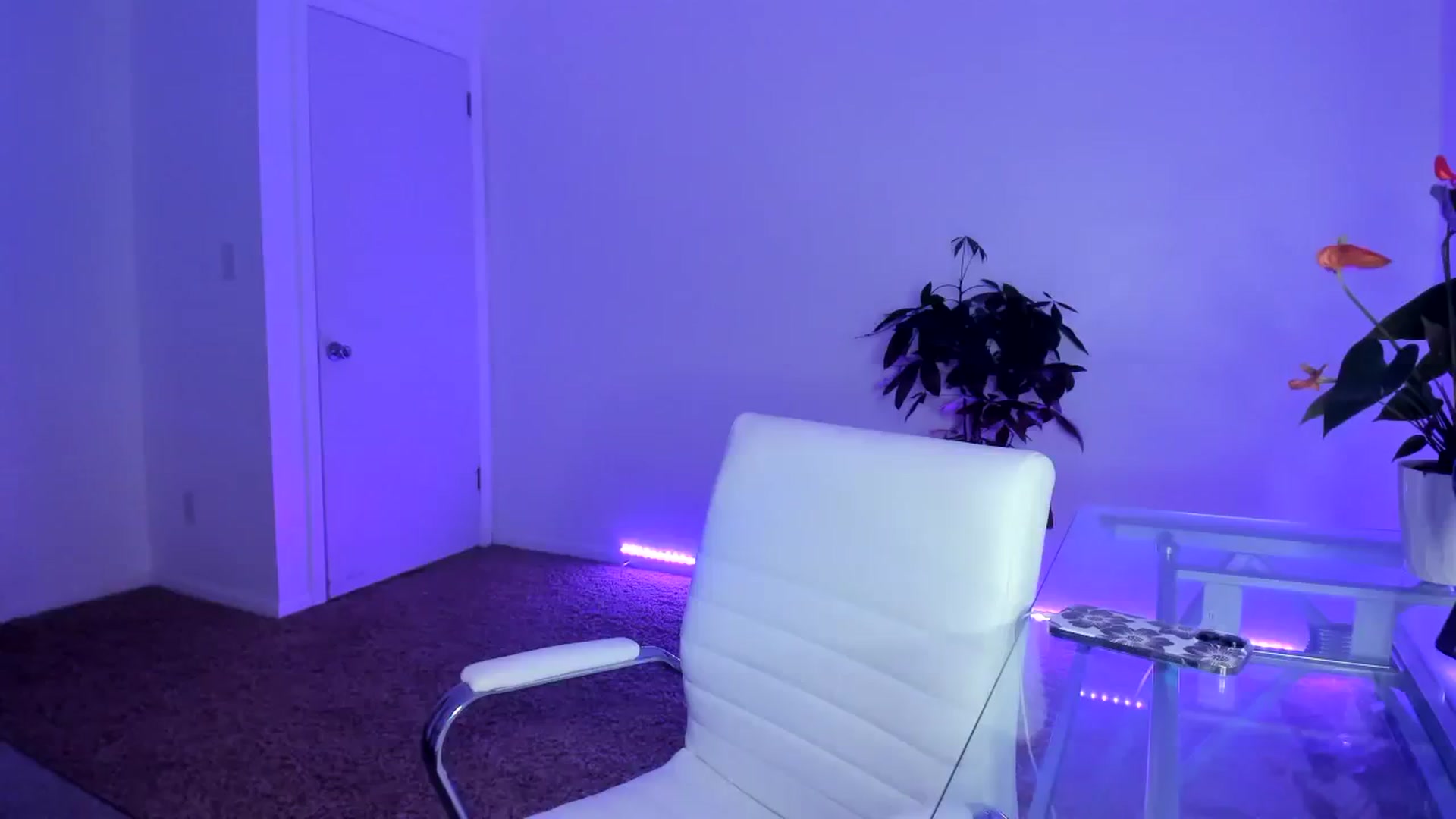 Gallery image thumbnail from SororityGirly's myfreecams stream on, 10/20/2023, 24:36 image 13 of 20