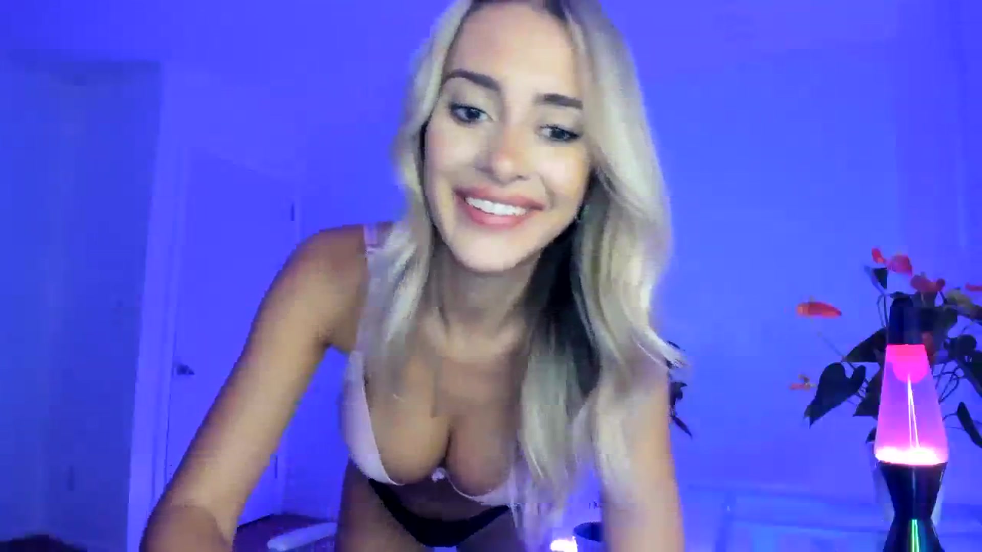 Gallery image thumbnail from SororityGirly's myfreecams stream on, 10/23/2023, 02:45 image 9 of 20