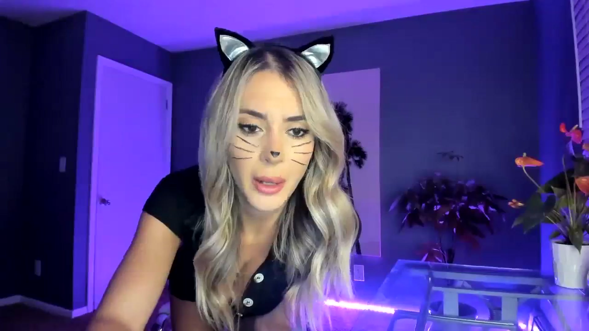Gallery image thumbnail from SororityGirly's myfreecams stream on, 11/01/2023, 24:37 image 6 of 20