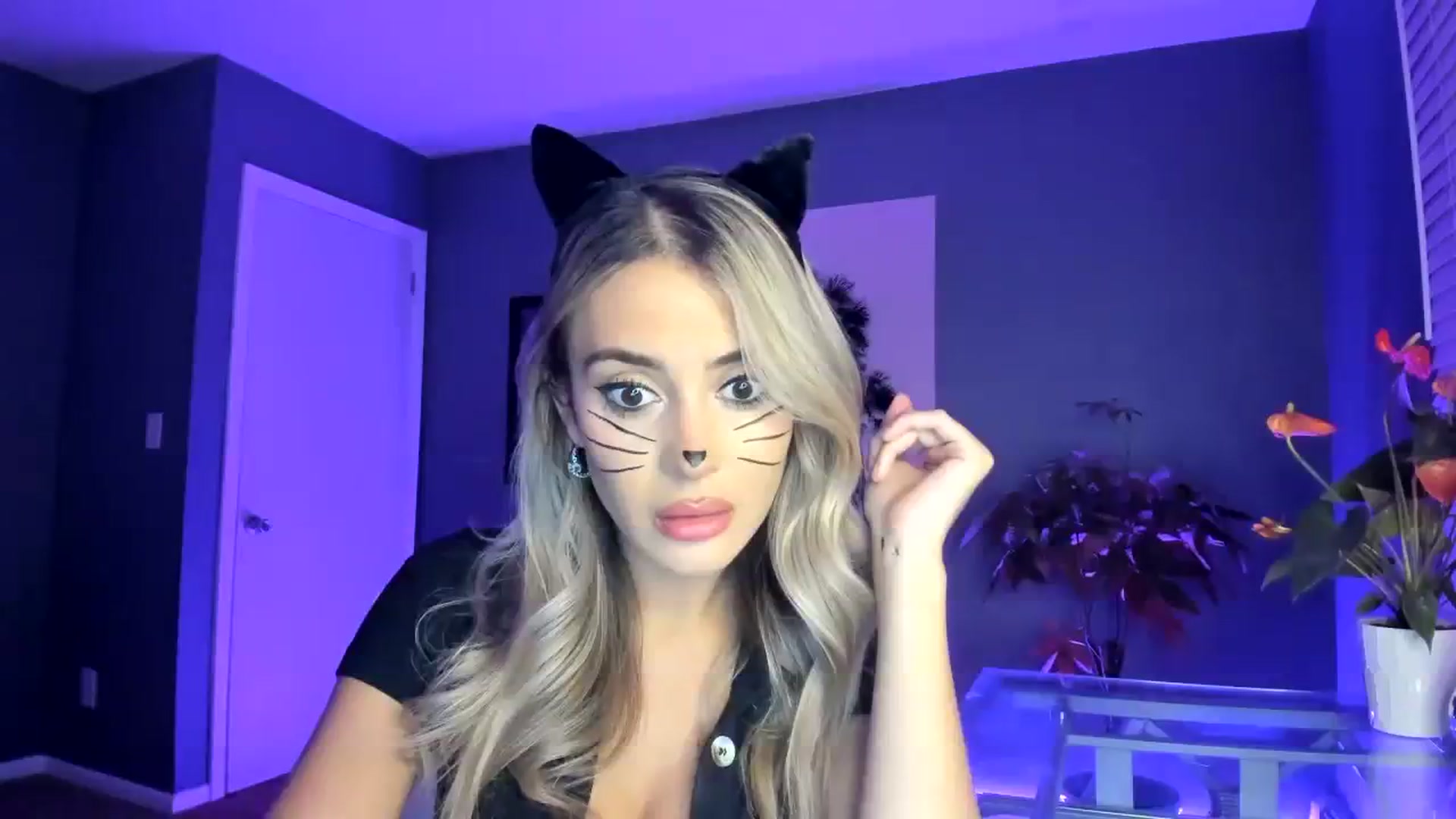 Gallery image thumbnail from SororityGirly's myfreecams stream on, 11/01/2023, 24:37 image 11 of 20