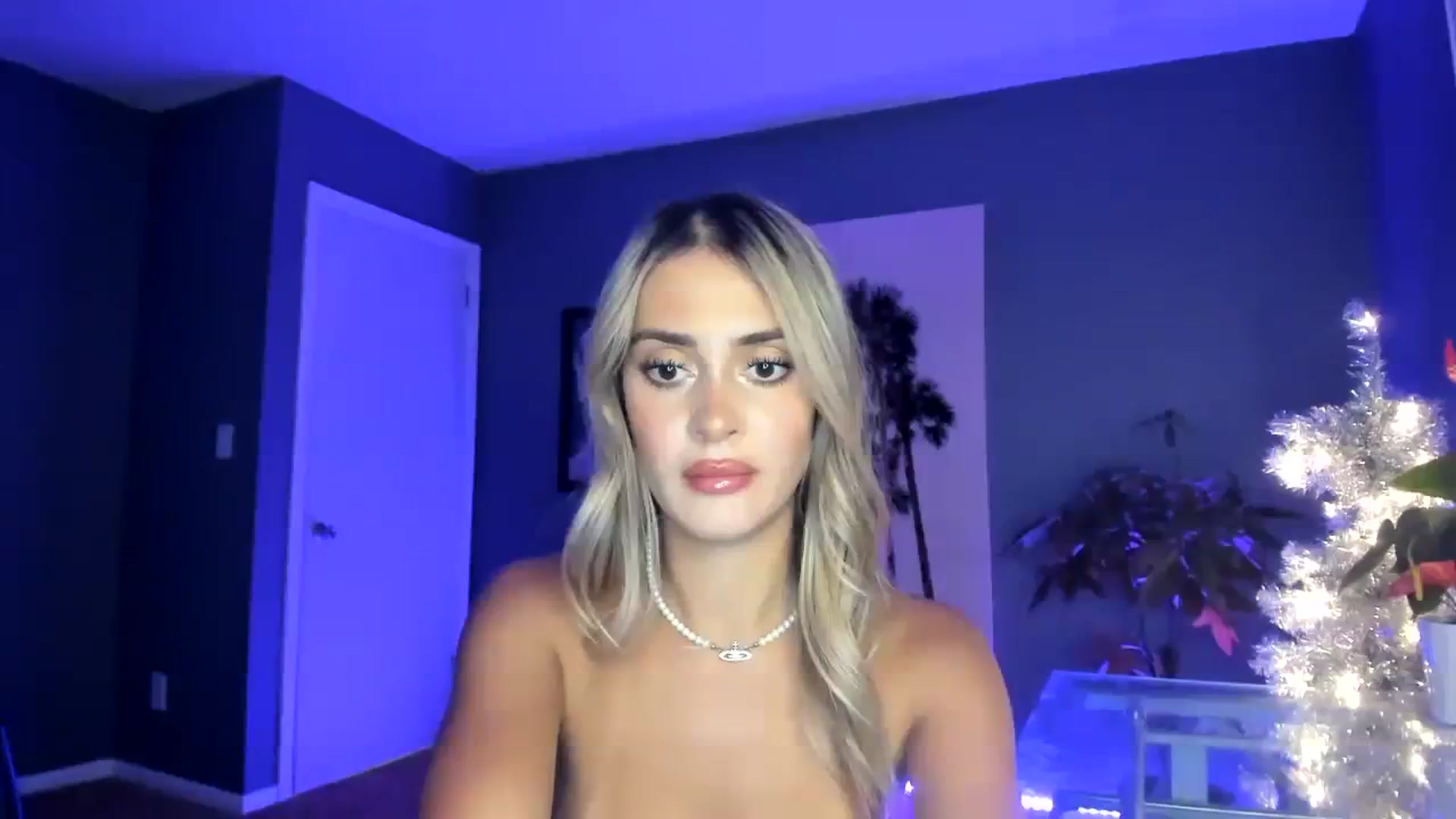 Gallery image thumbnail from SororityGirly's myfreecams stream on, 11/17/2023, 03:01 image 13 of 20