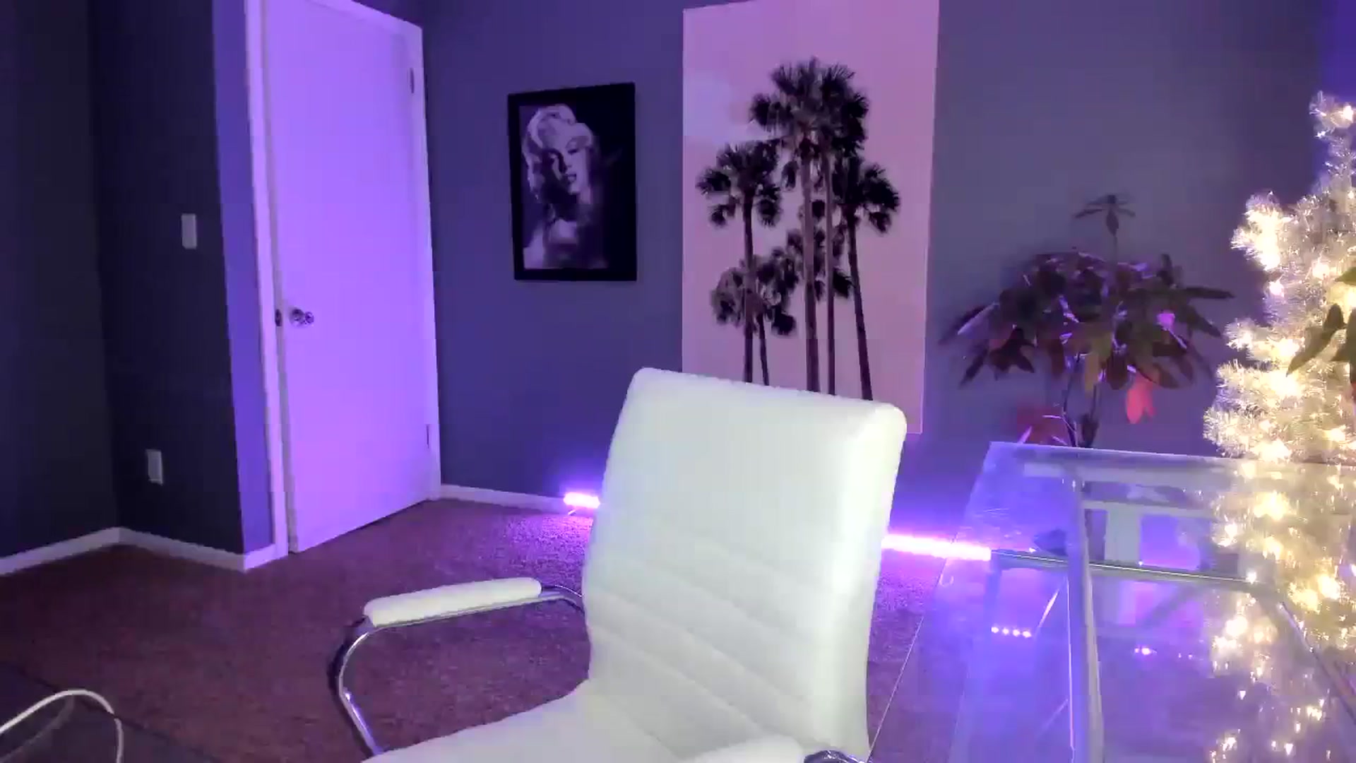 Gallery image thumbnail from SororityGirly's myfreecams stream on, 11/20/2023, 23:48 image 12 of 20