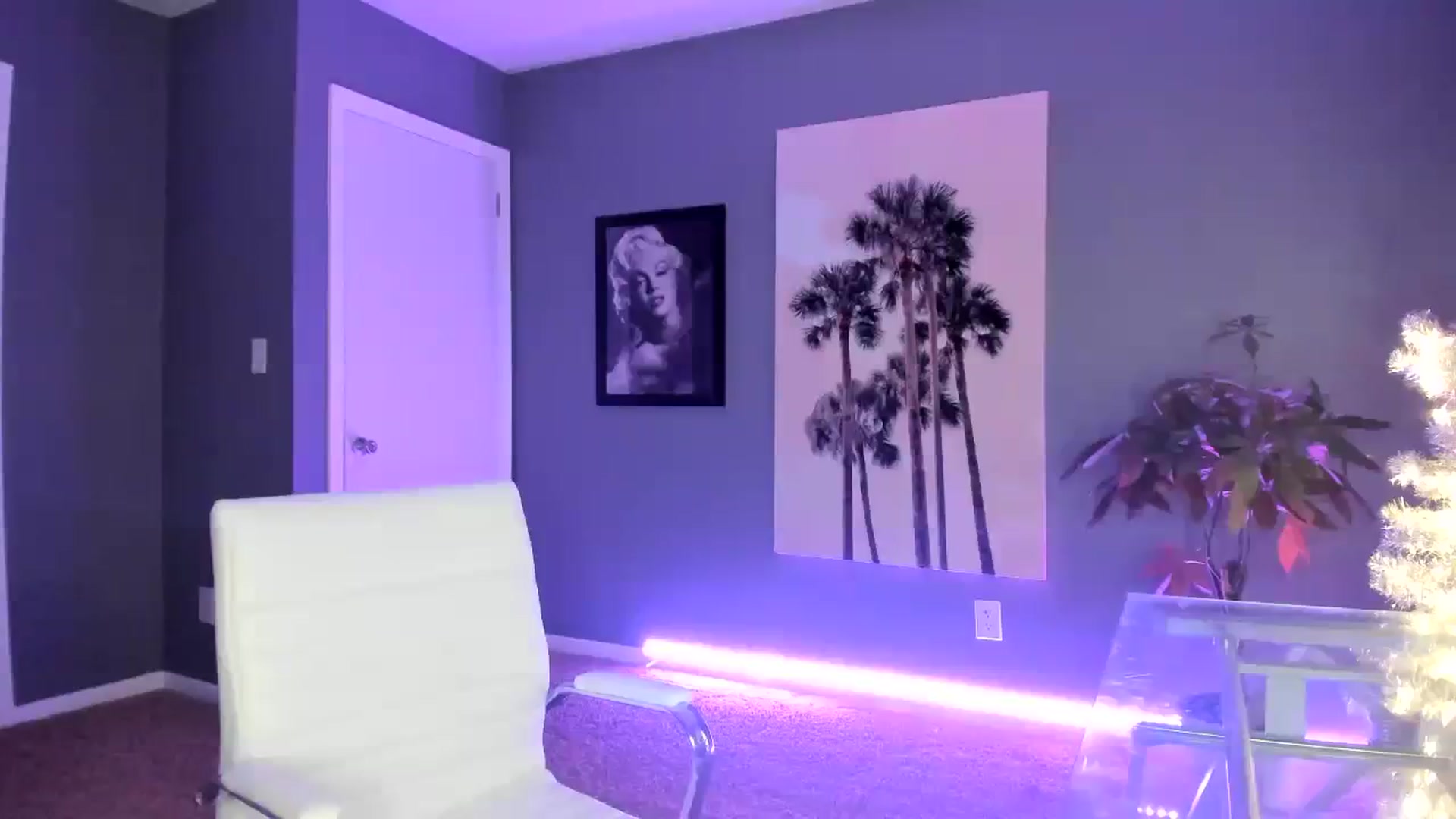 Gallery image thumbnail from SororityGirly's myfreecams stream on, 11/20/2023, 23:48 image 7 of 20