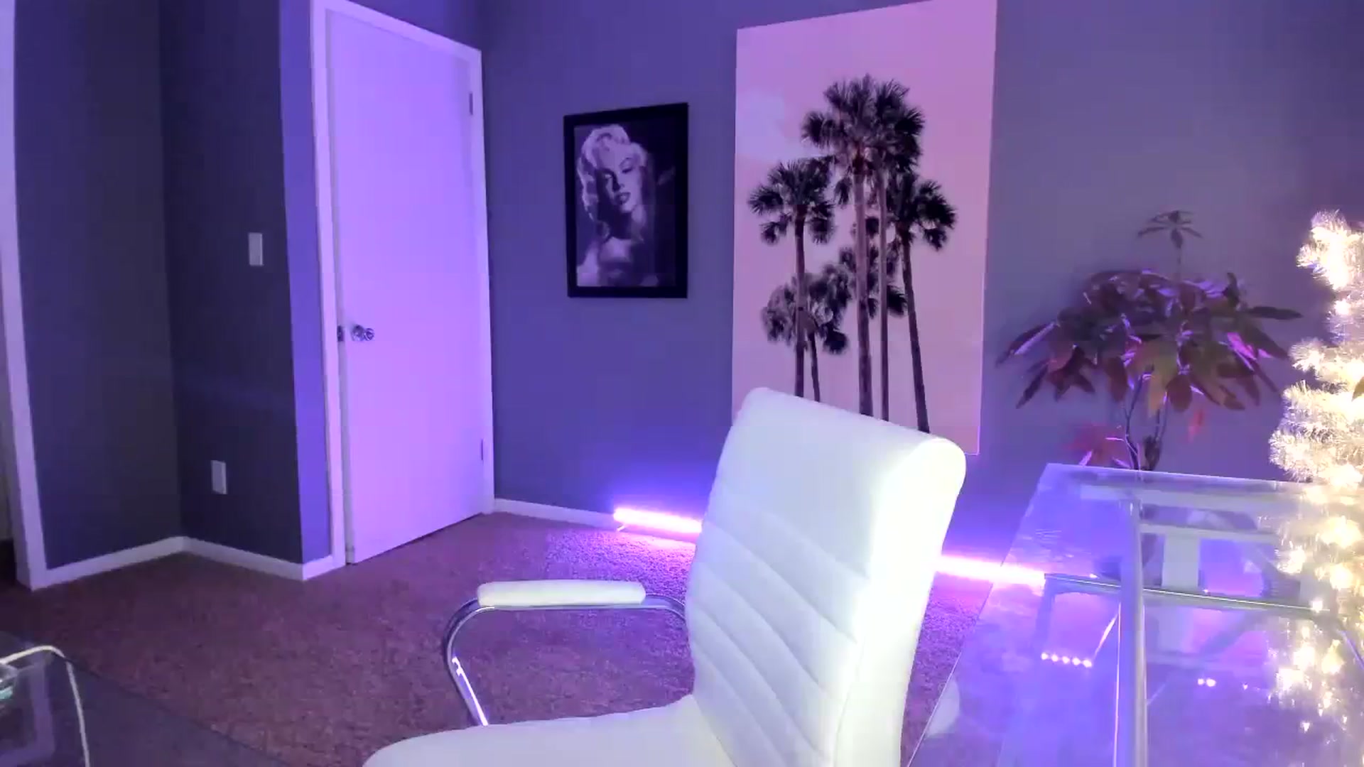 Gallery image thumbnail from SororityGirly's myfreecams stream on, 11/22/2023, 23:40 image 3 of 20