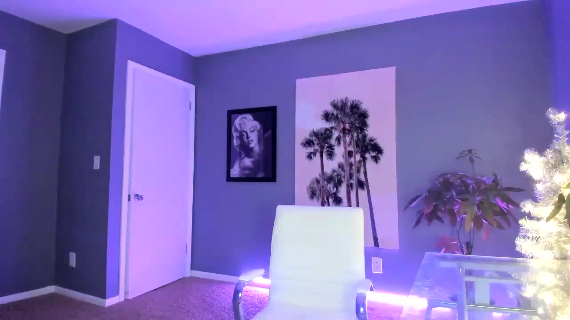 Gallery image thumbnail from SororityGirly's myfreecams stream on, 11/23/2023, 01:27 image 15 of 20