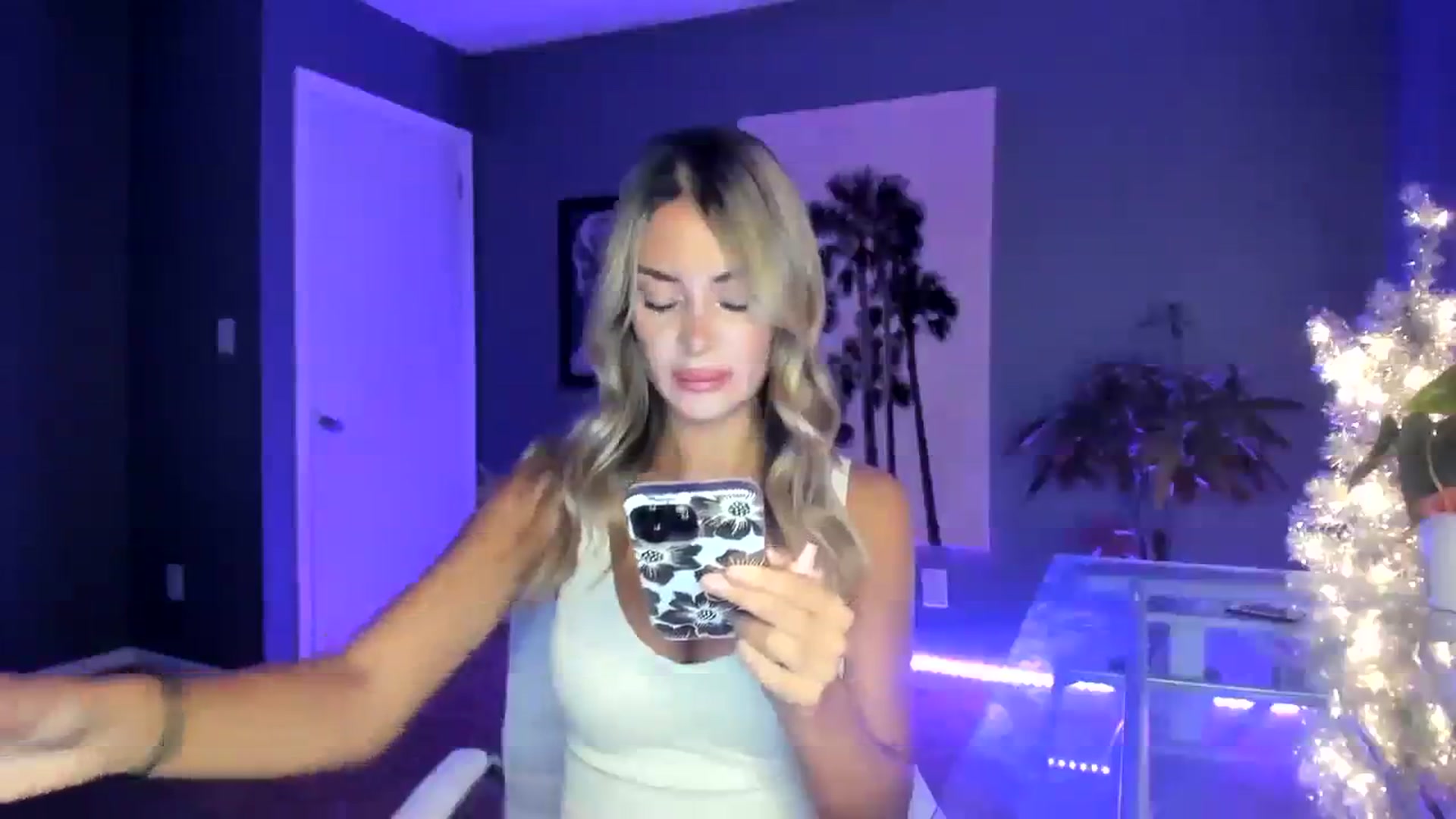 Gallery image thumbnail from SororityGirly's myfreecams stream on, 11/24/2023, 01:20 image 4 of 20