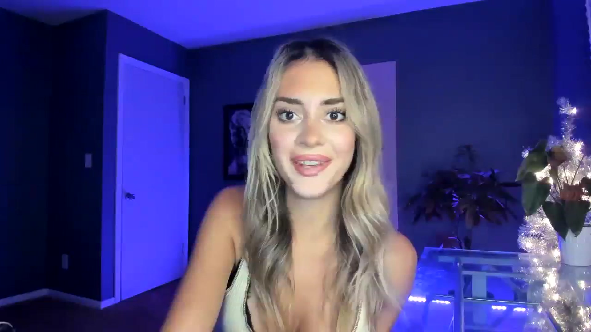 Gallery image thumbnail from SororityGirly's myfreecams stream on, 11/28/2023, 24:00 image 7 of 20