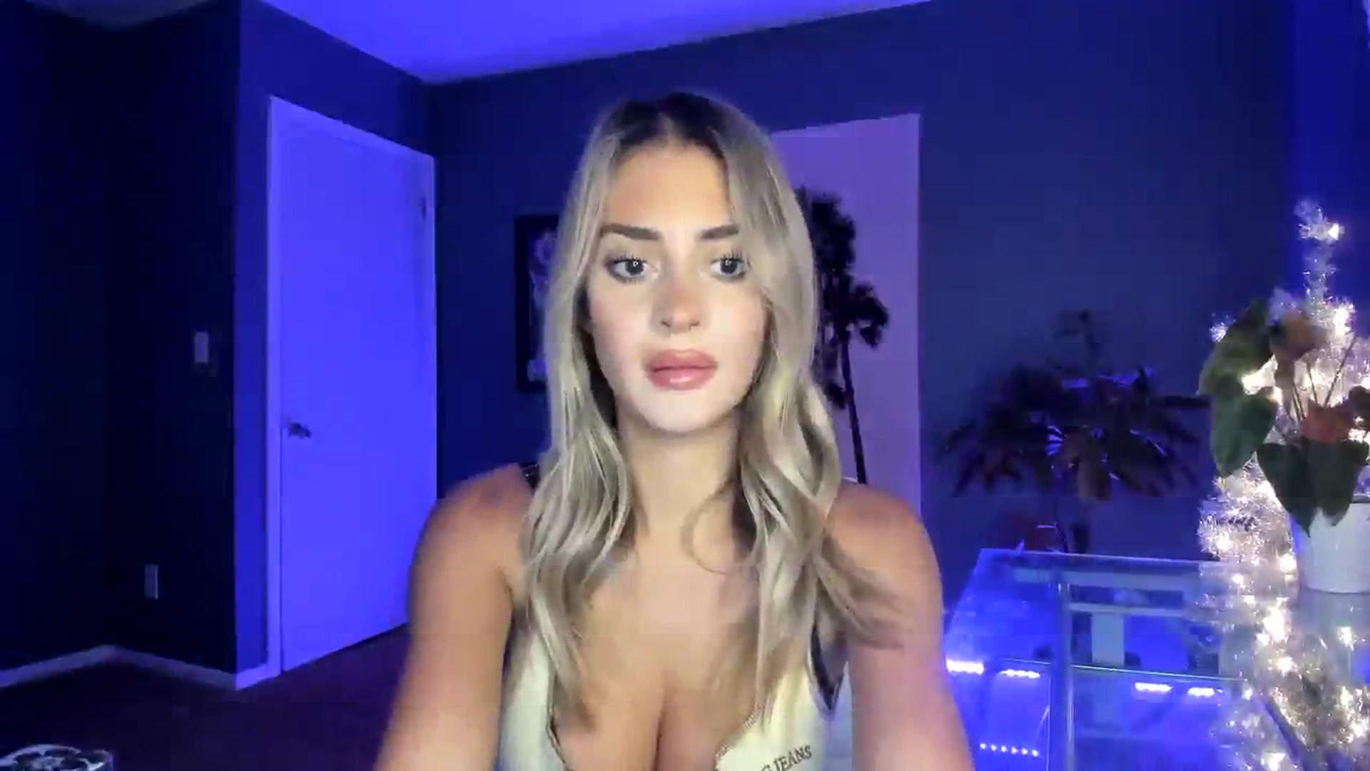 Gallery image thumbnail from SororityGirly's myfreecams stream on, 11/28/2023, 24:48 image 2 of 20