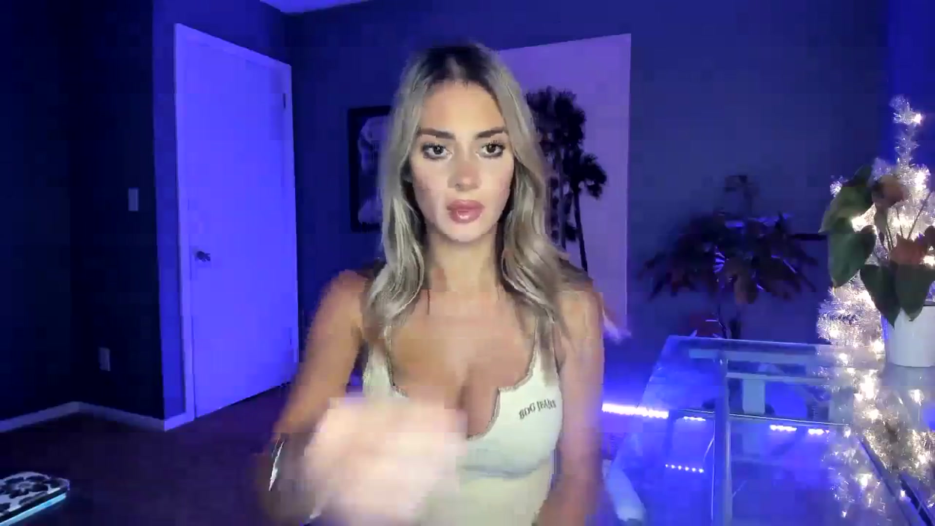 Gallery image thumbnail from SororityGirly's myfreecams stream on, 11/28/2023, 24:48 image 7 of 20