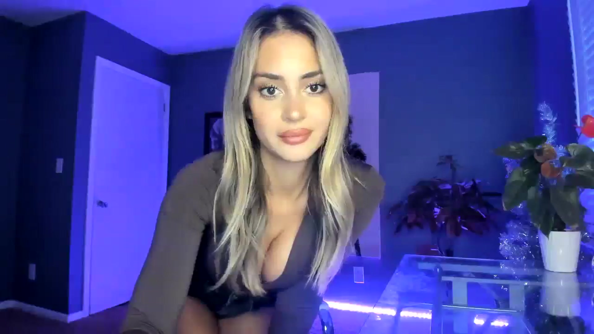 Gallery image thumbnail from SororityGirly's myfreecams stream on, 11/28/2023, 21:53 image 3 of 20