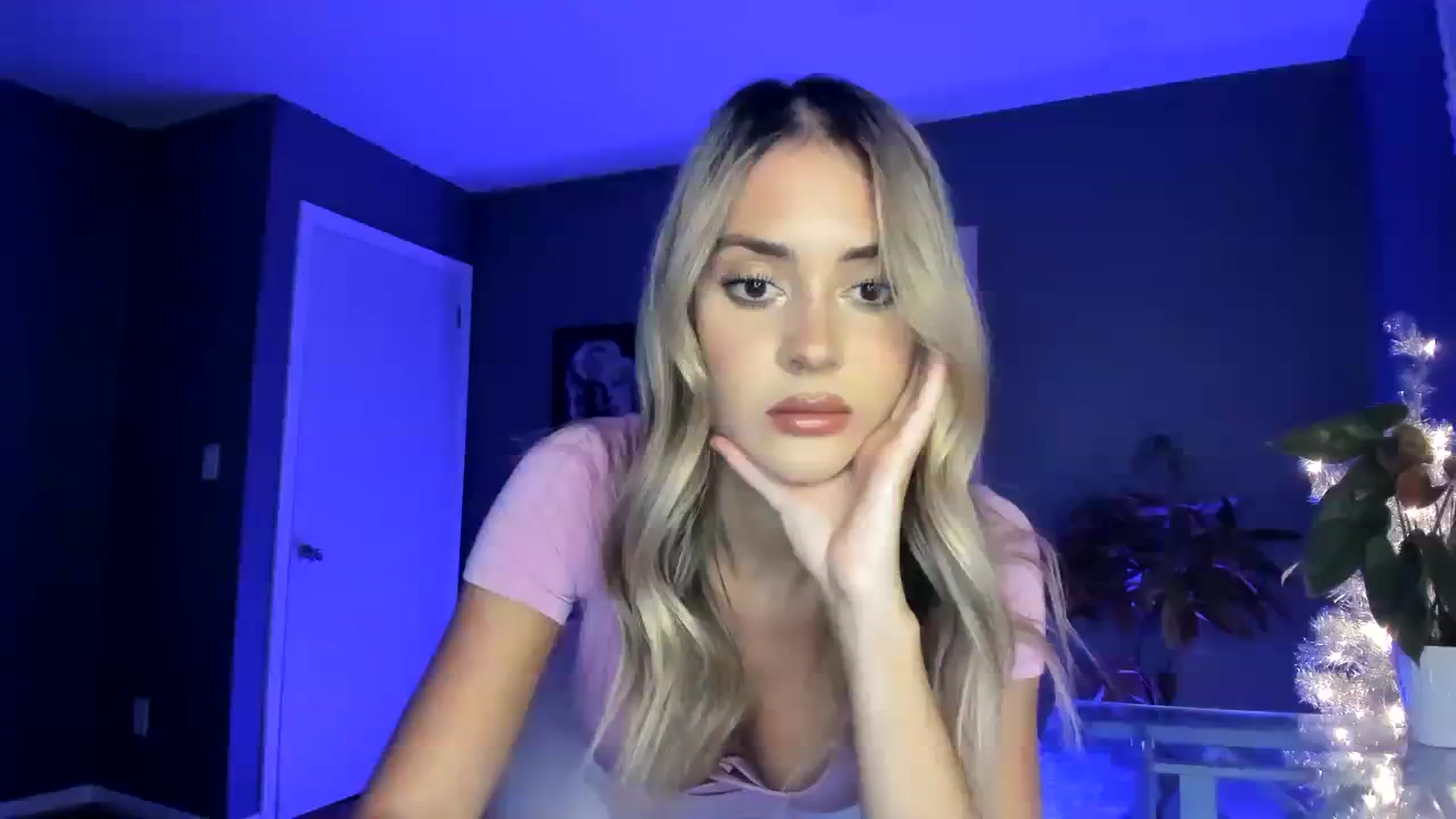 Gallery image thumbnail from SororityGirly's myfreecams stream on, 11/30/2023, 23:48 image 8 of 20