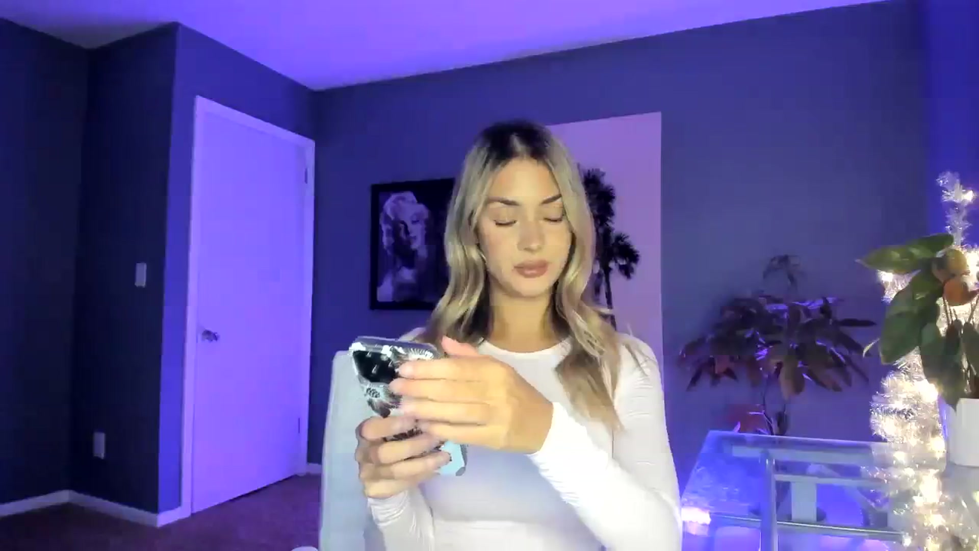 Gallery image thumbnail from SororityGirly's myfreecams stream on, 11/30/2023, 23:48 image 5 of 20