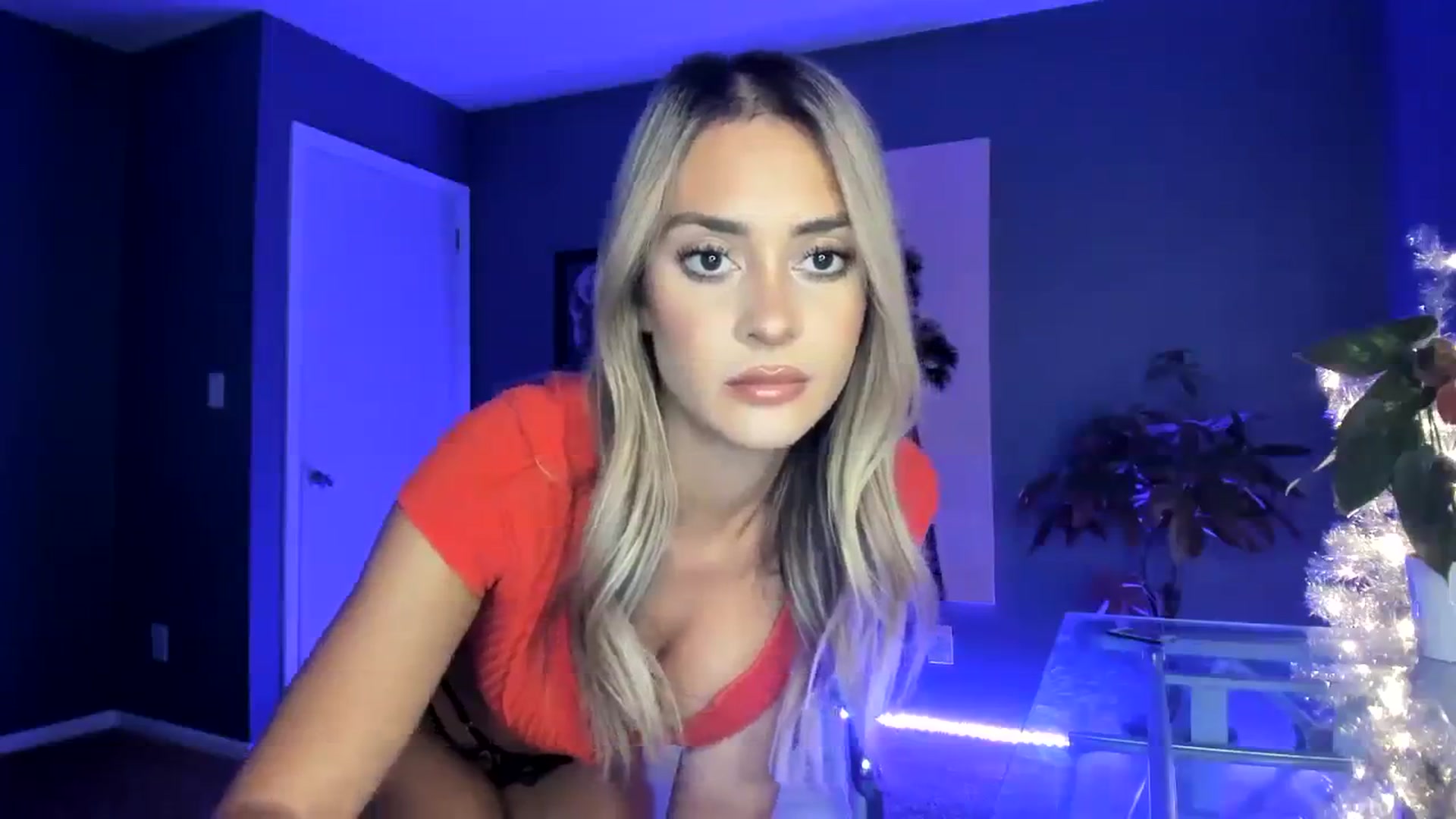 Gallery image thumbnail from SororityGirly's myfreecams stream on, 12/01/2023, 23:39 image 8 of 20