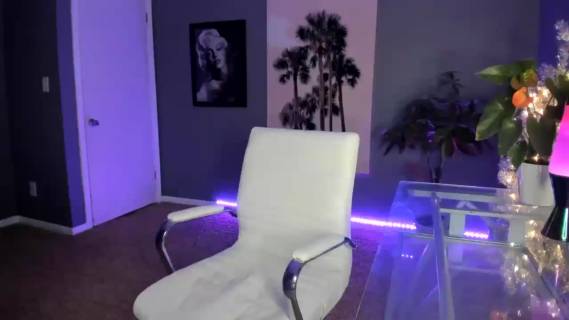 Gallery image thumbnail from SororityGirly's myfreecams stream on, 12/11/2023, 24:32 image 5 of 20