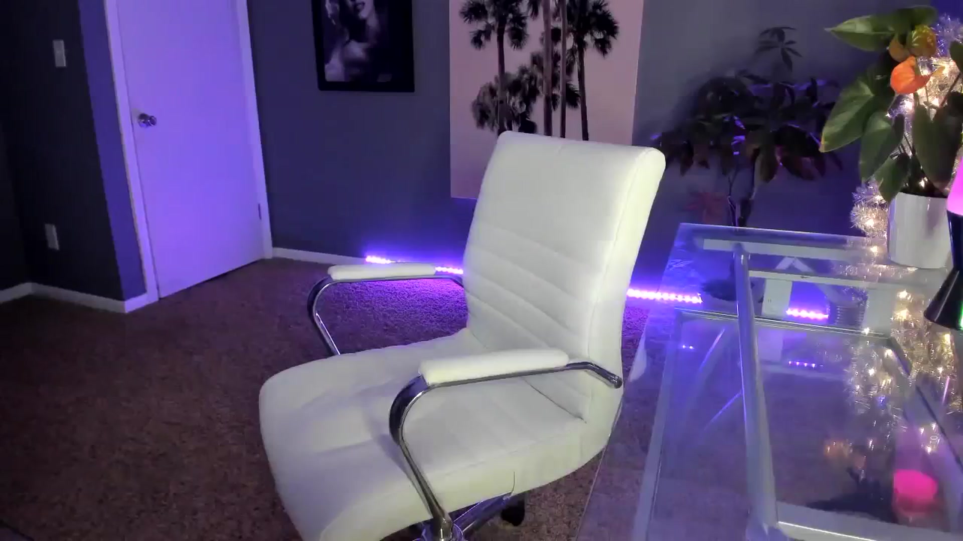 Gallery image thumbnail from SororityGirly's myfreecams stream on, 12/11/2023, 24:32 image 17 of 20