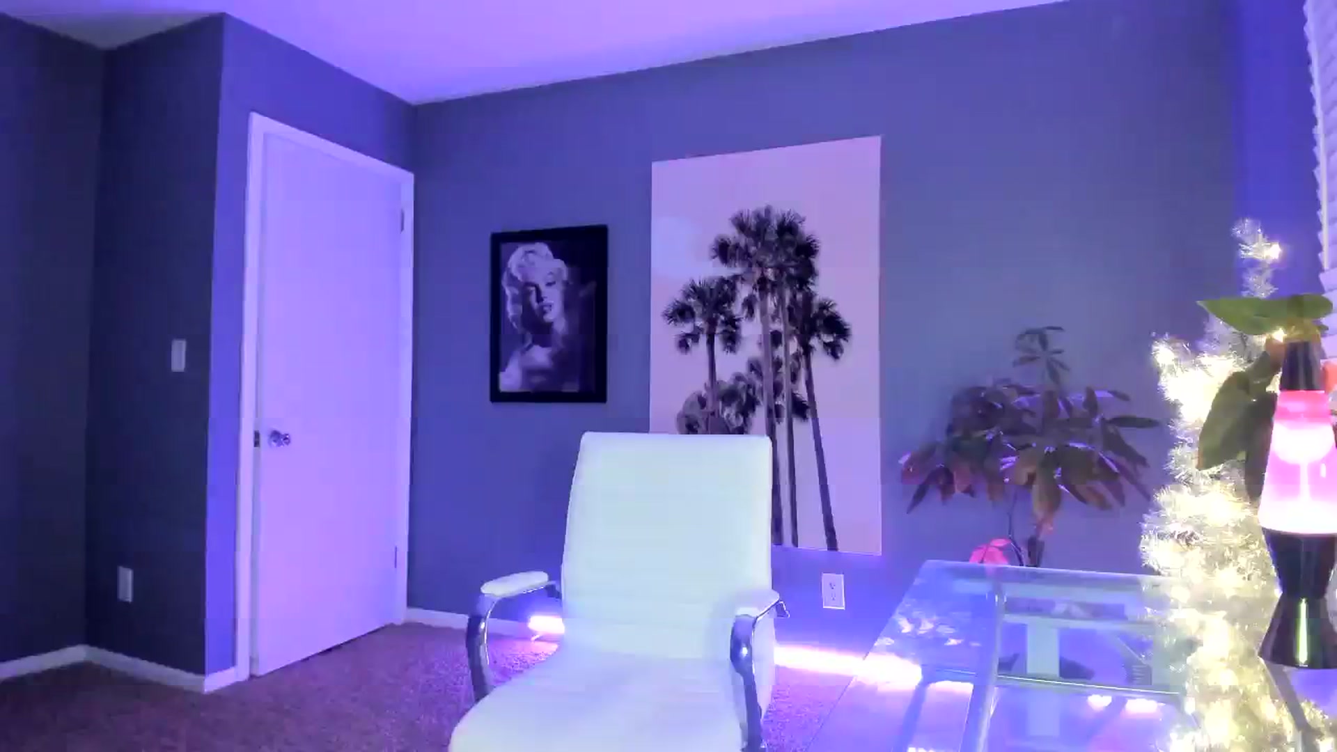 Gallery image thumbnail from SororityGirly's myfreecams stream on, 12/18/2023, 01:10 image 15 of 20