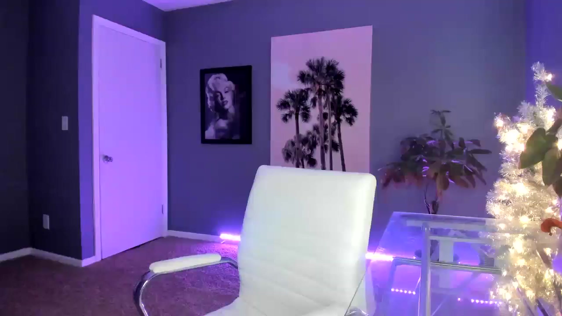 Gallery image thumbnail from SororityGirly's myfreecams stream on, 01/08/2024, 22:02 image 7 of 20