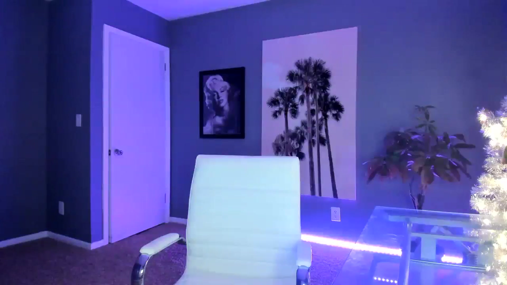 Gallery image thumbnail from SororityGirly's myfreecams stream on, 01/09/2024, 24:00 image 13 of 20