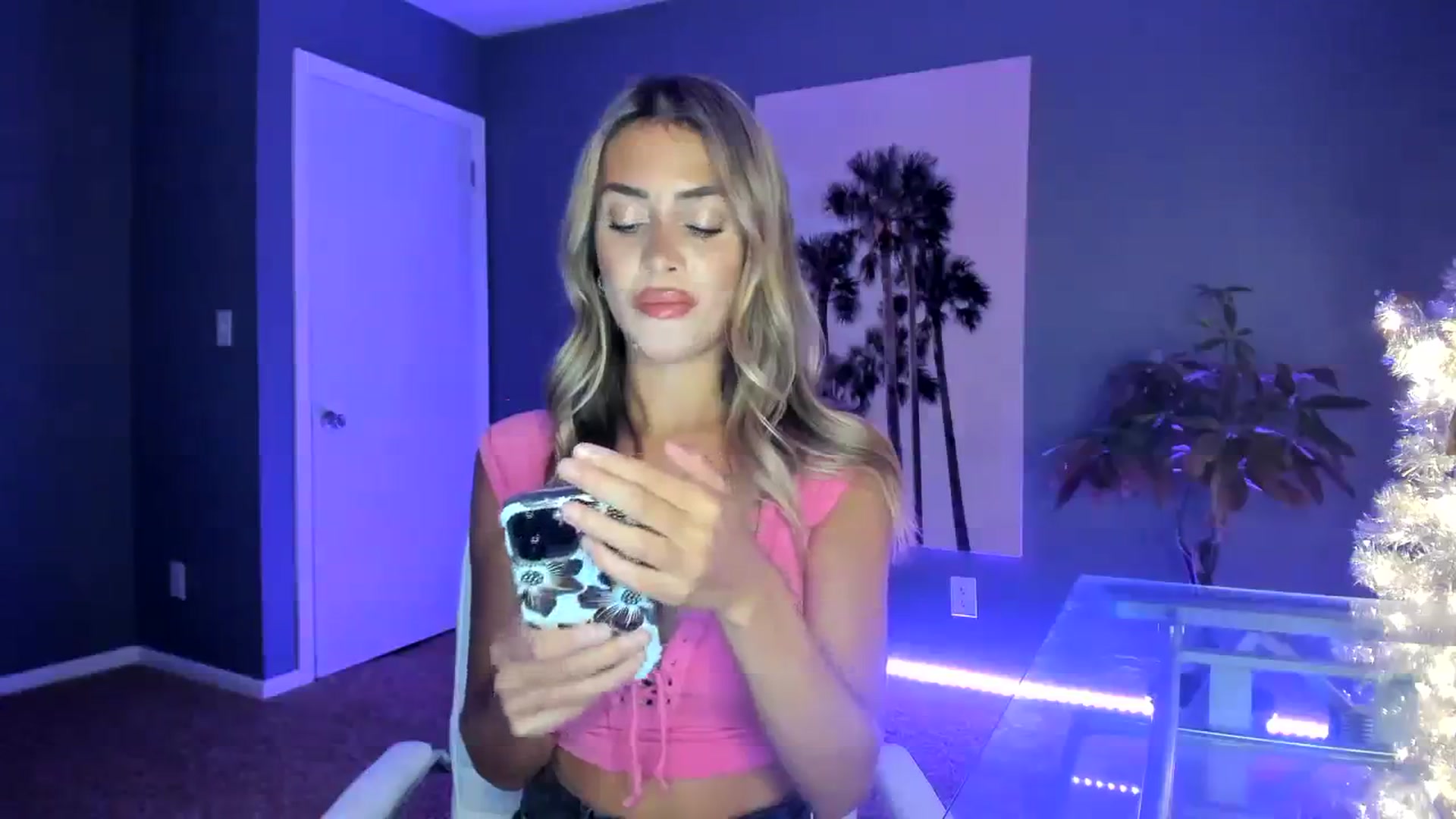 Gallery image thumbnail from SororityGirly's myfreecams stream on, 01/09/2024, 24:00 image 10 of 20