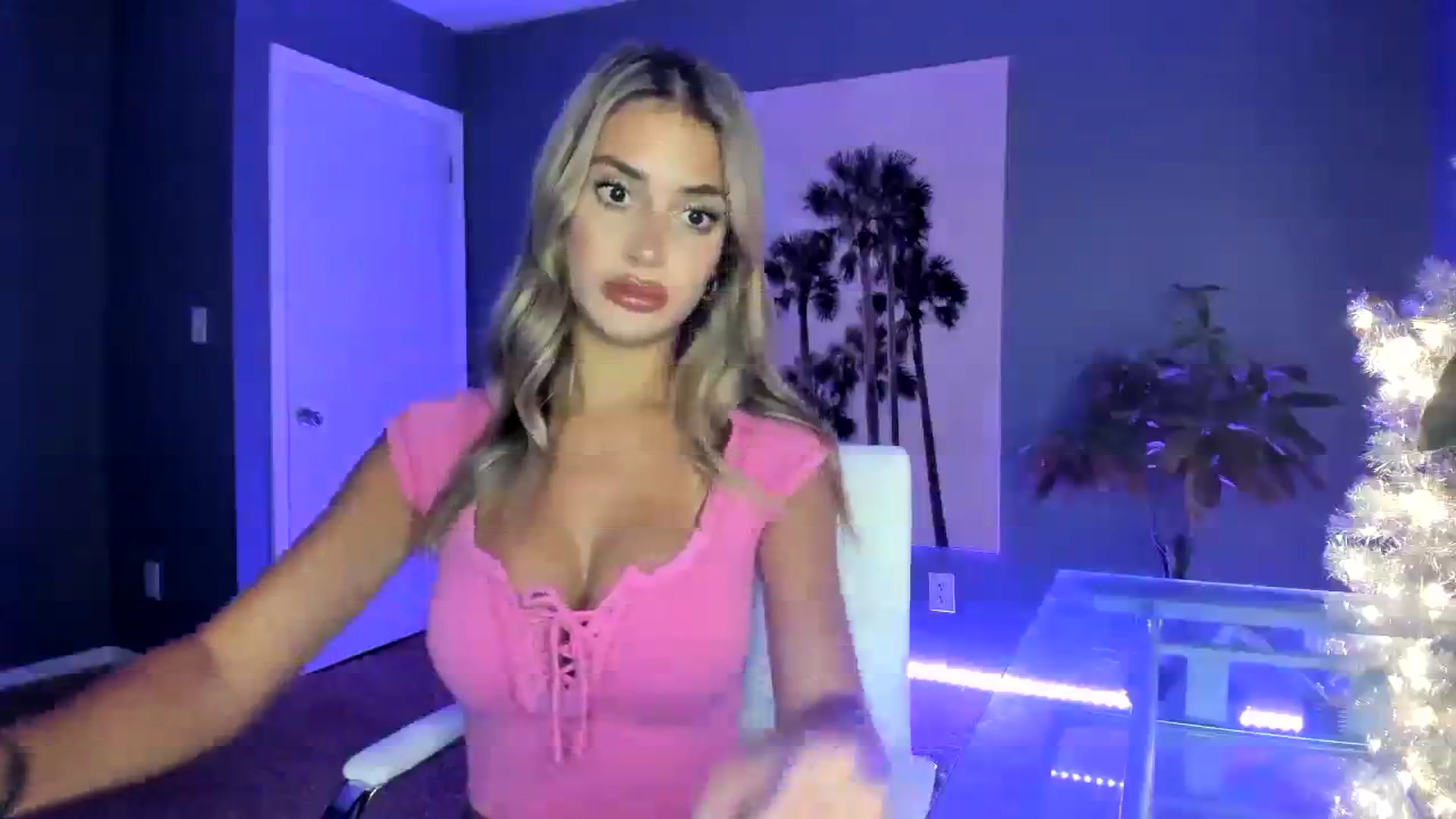 Gallery image thumbnail from SororityGirly's myfreecams stream on, 01/09/2024, 24:00 image 2 of 20