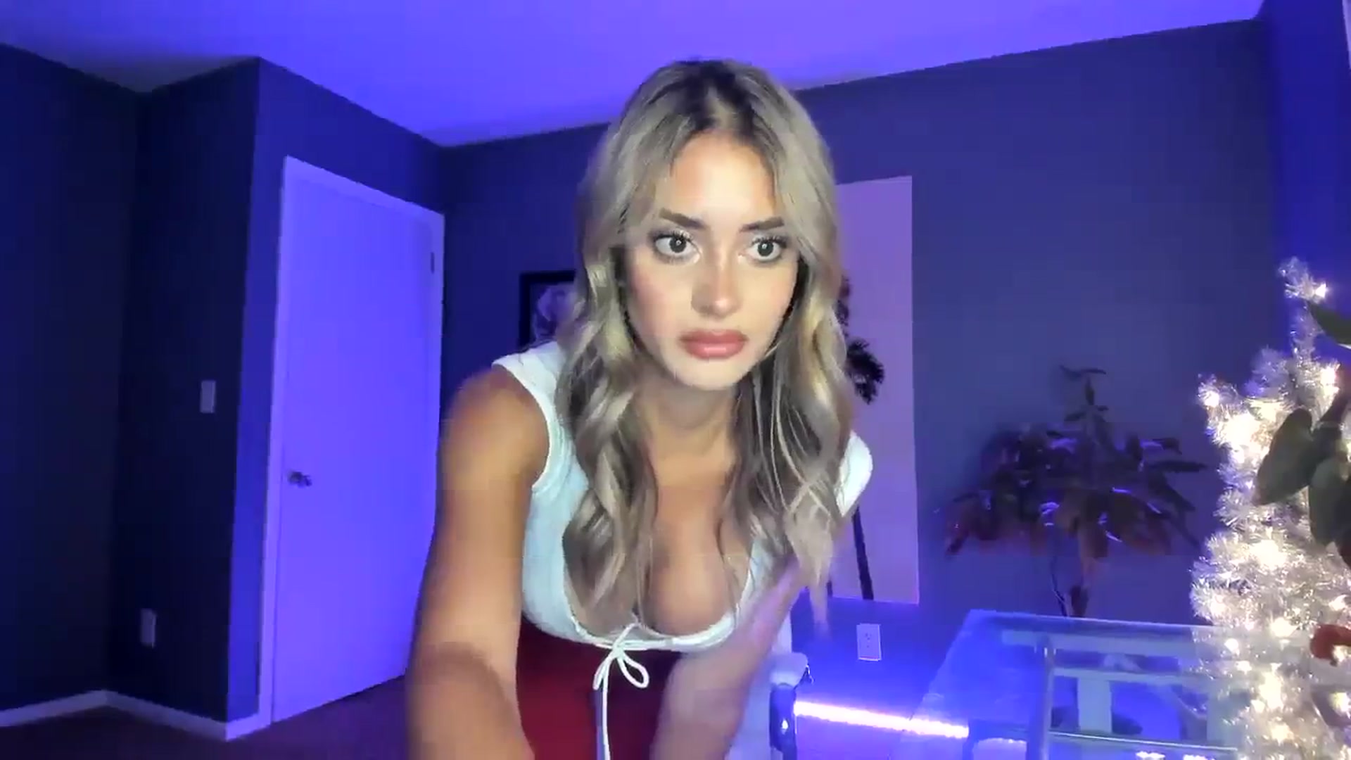 Gallery image thumbnail from SororityGirly's myfreecams stream on, 01/11/2024, 02:01 image 8 of 20