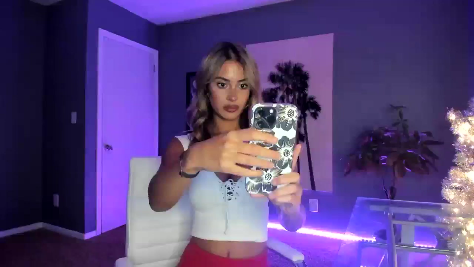 Gallery image thumbnail from SororityGirly's myfreecams stream on, 01/11/2024, 02:01 image 6 of 20