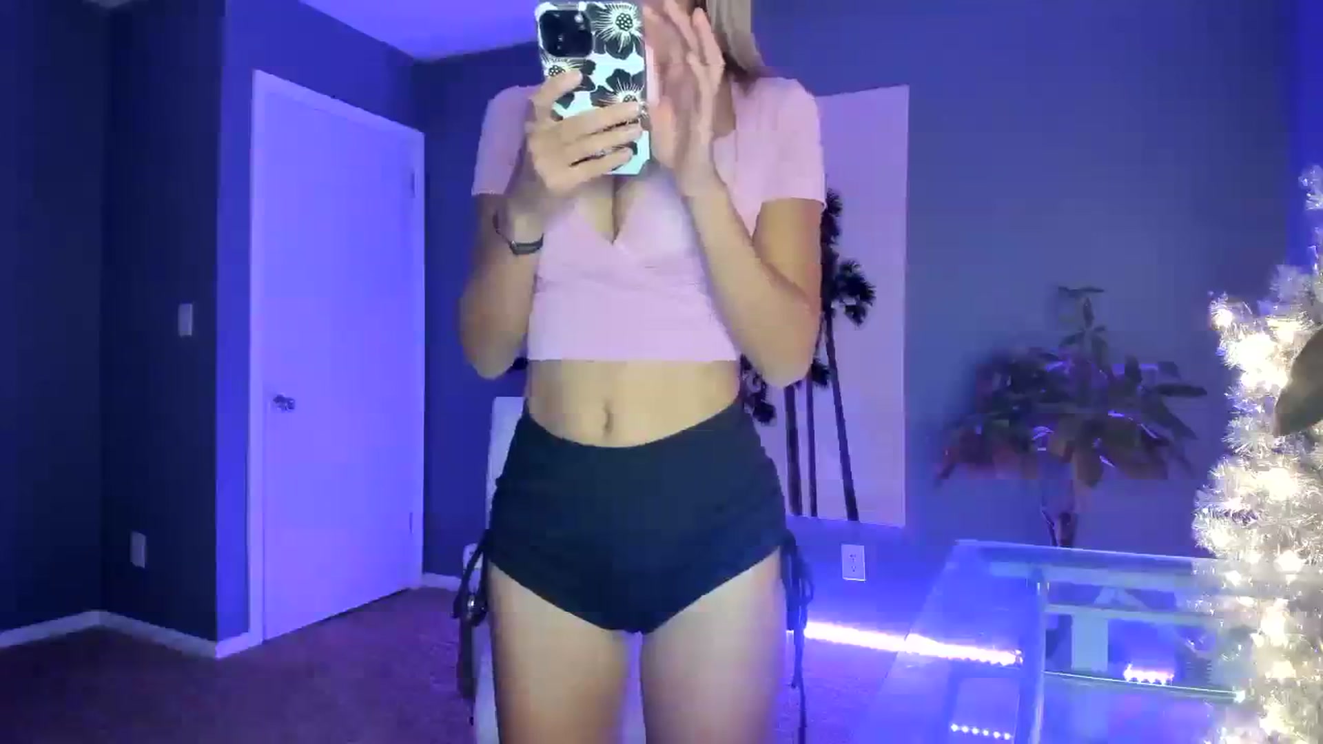 Gallery image thumbnail from SororityGirly's myfreecams stream on, 01/15/2024, 24:56 image 2 of 20