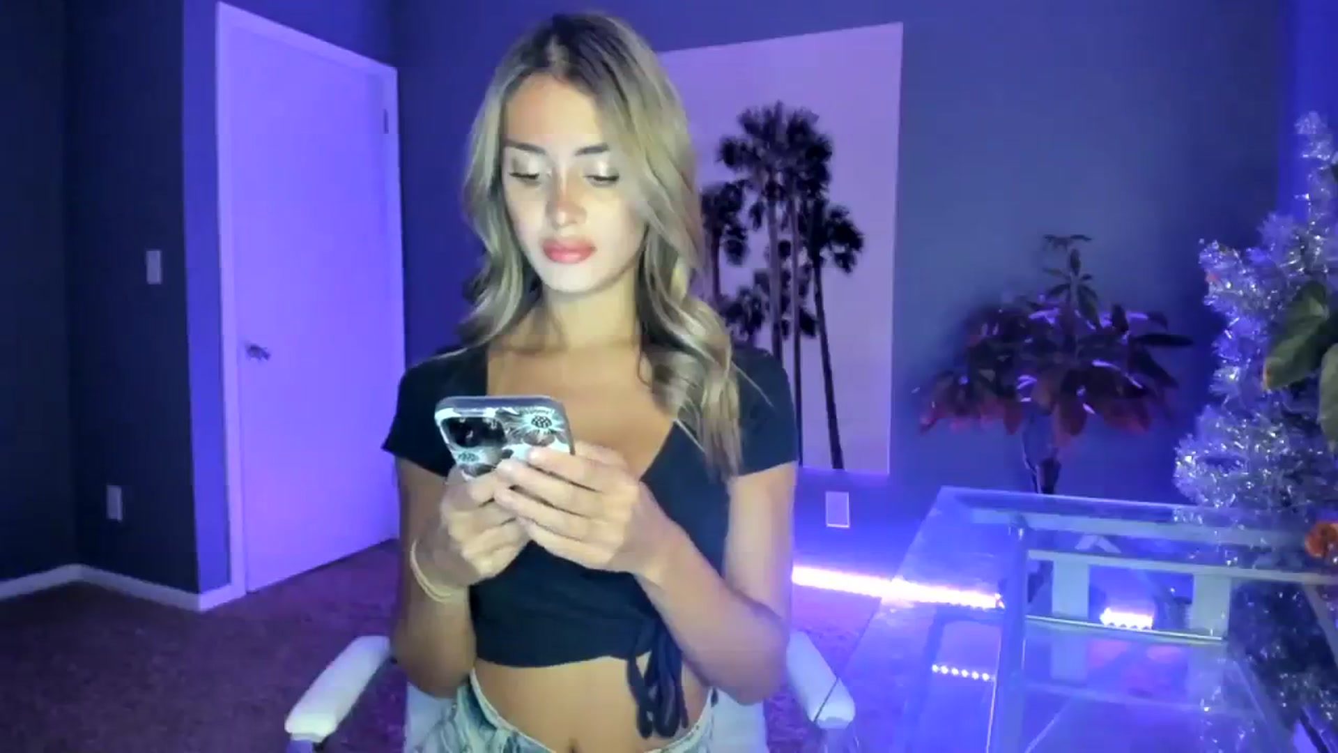Gallery image thumbnail from SororityGirly's myfreecams stream on, 01/18/2024, 24:41 image 12 of 20