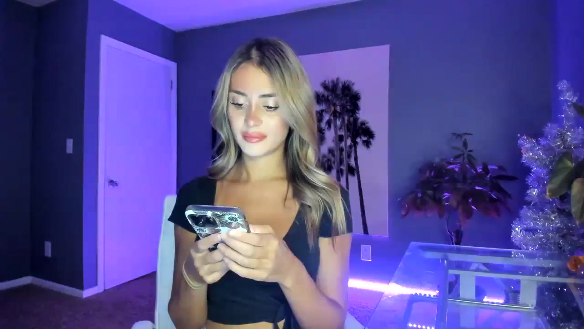 Gallery image thumbnail from SororityGirly's myfreecams stream on, 01/18/2024, 24:41 image 8 of 20