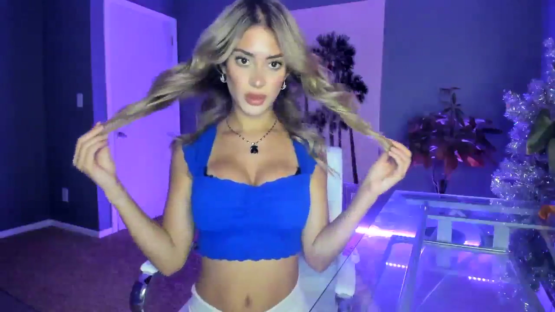 Gallery image thumbnail from SororityGirly's myfreecams stream on, 01/21/2024, 23:42 image 6 of 20