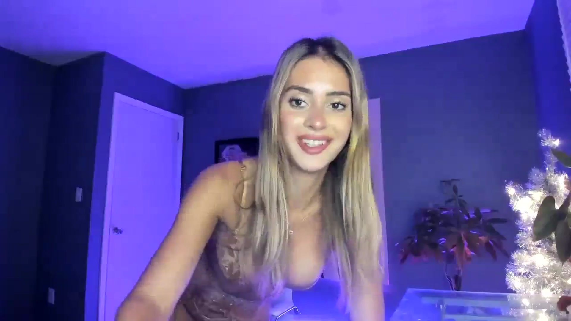 Gallery image thumbnail from SororityGirly's myfreecams stream on, 01/29/2024, 24:41 image 15 of 20